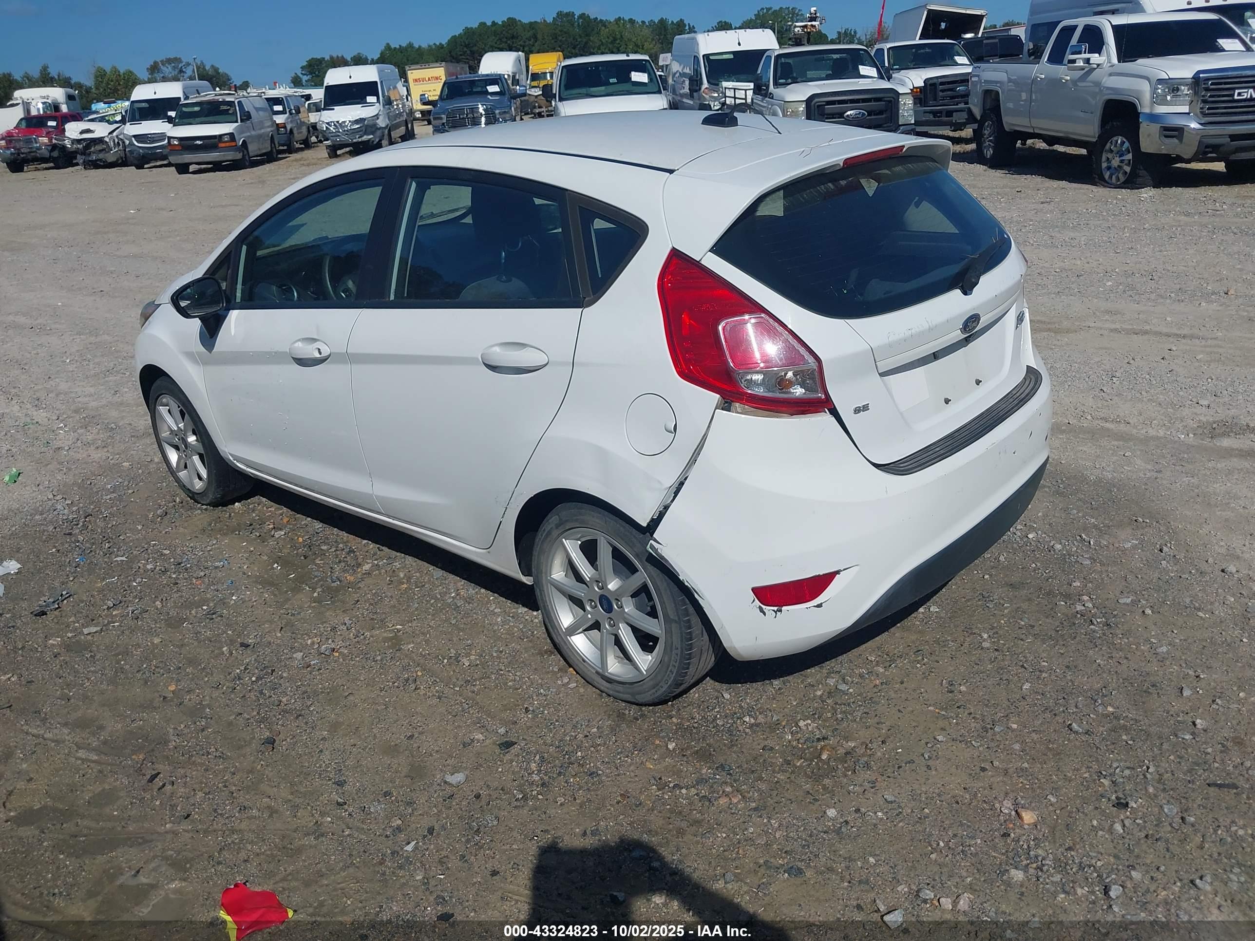 FORD FIESTA image 3