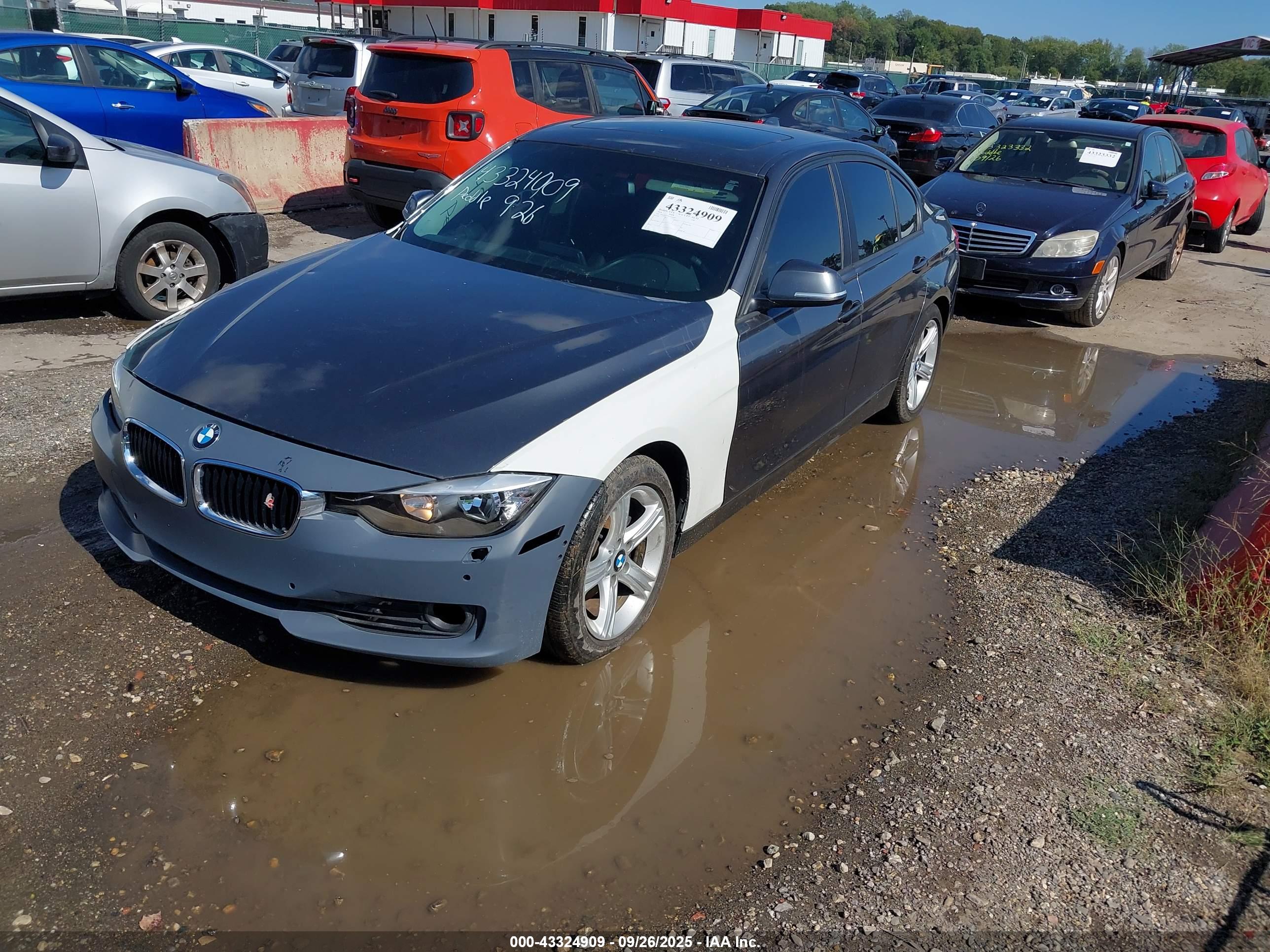 BMW 328I image 2