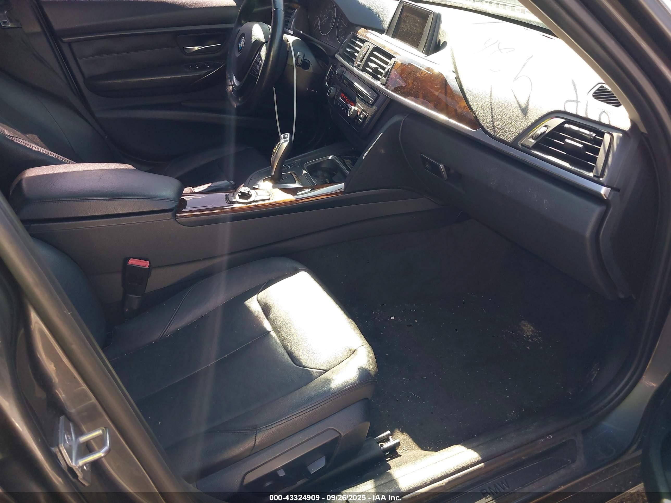 BMW 328I image 5