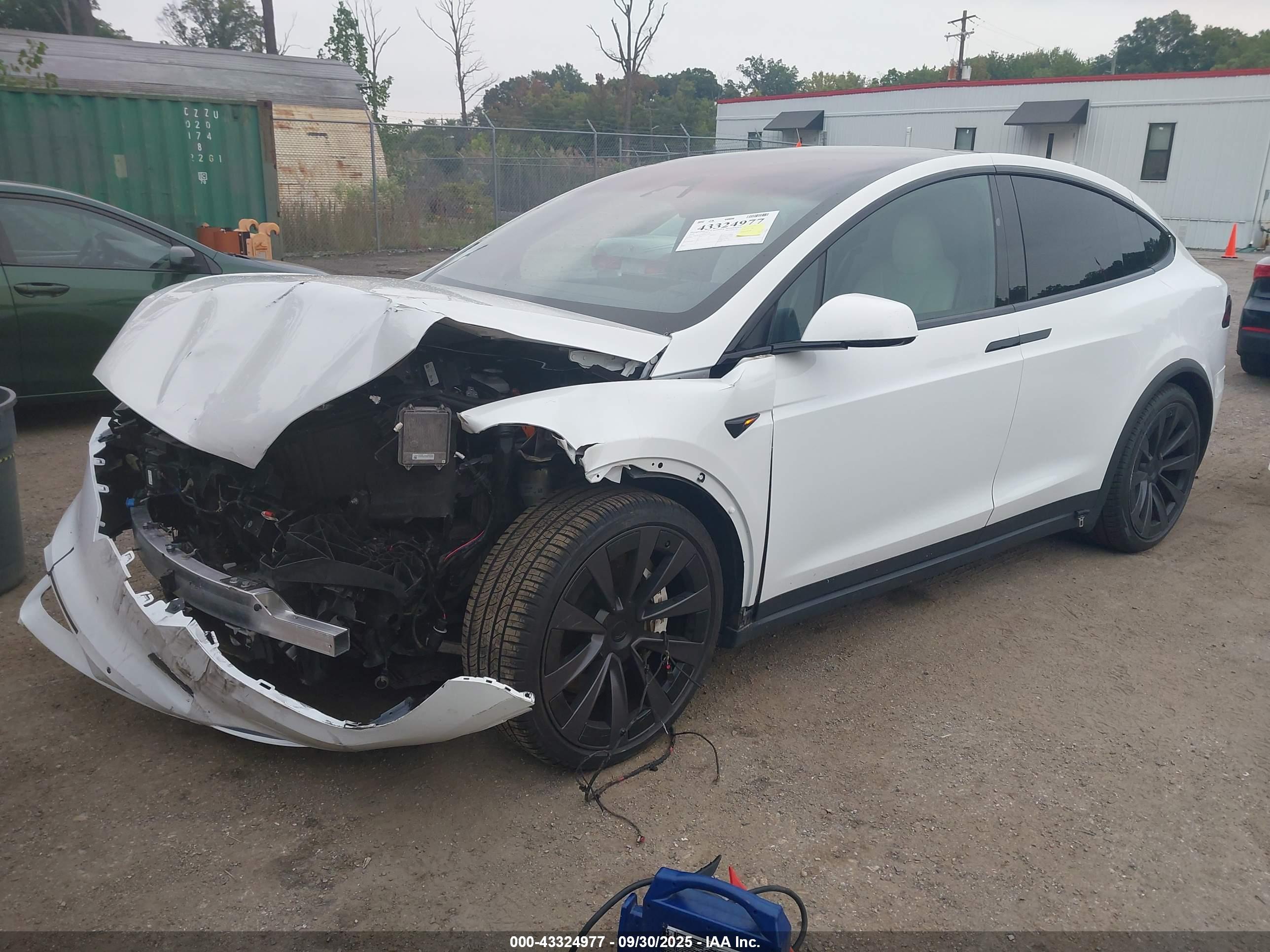 TESLA MODEL image 2