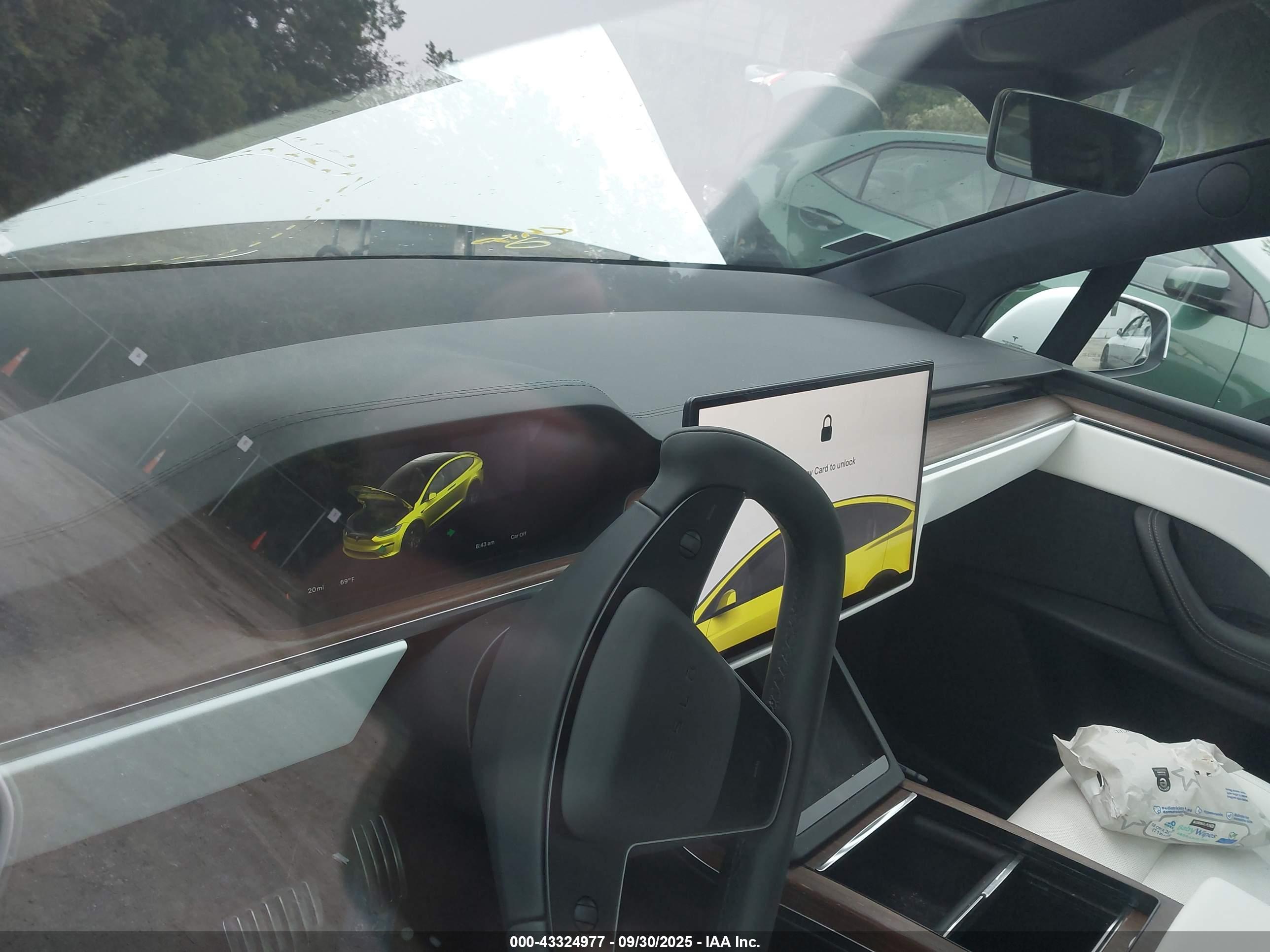 TESLA MODEL image 7