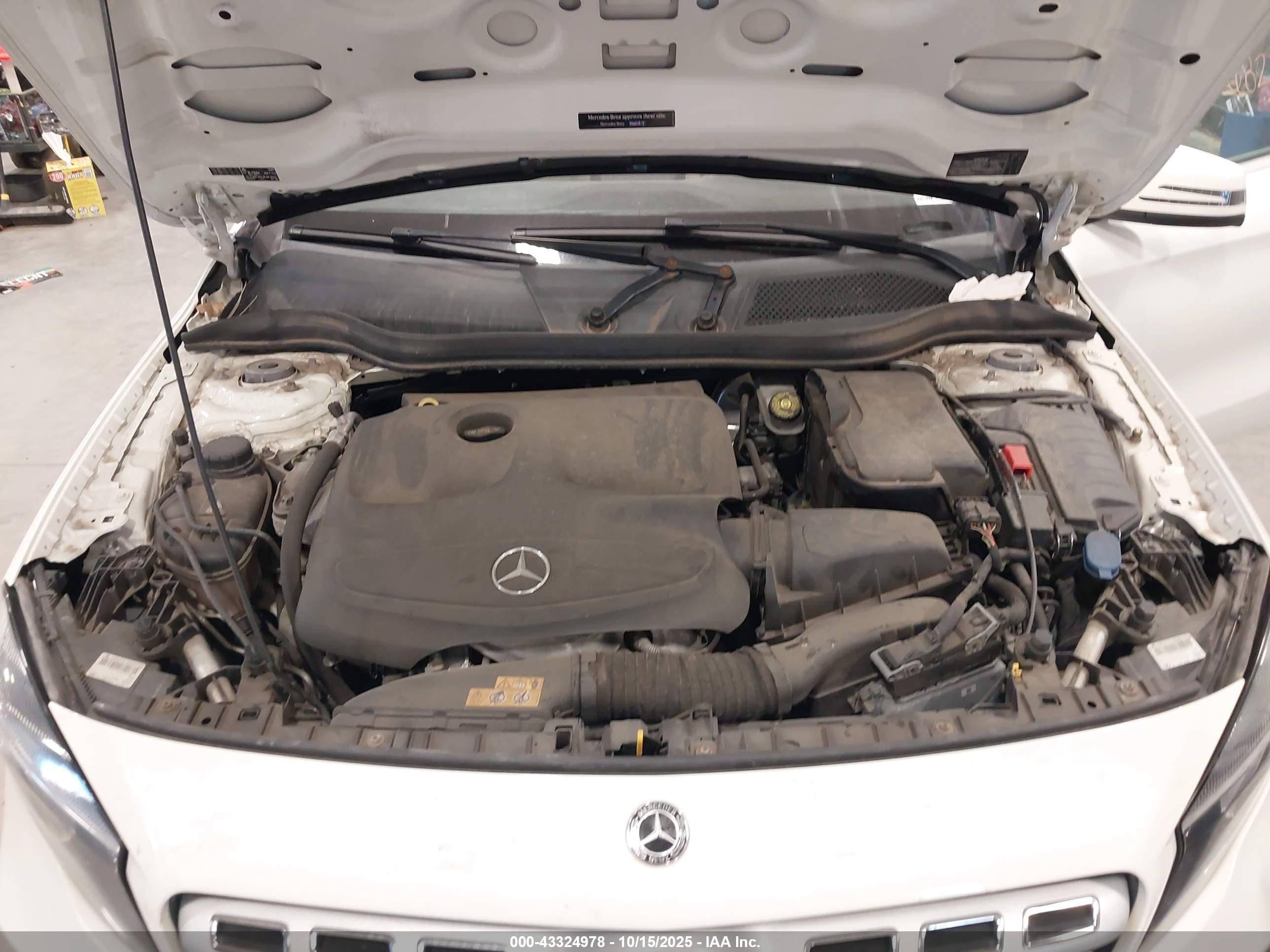 MERCEDES-BENZ GLA image 10