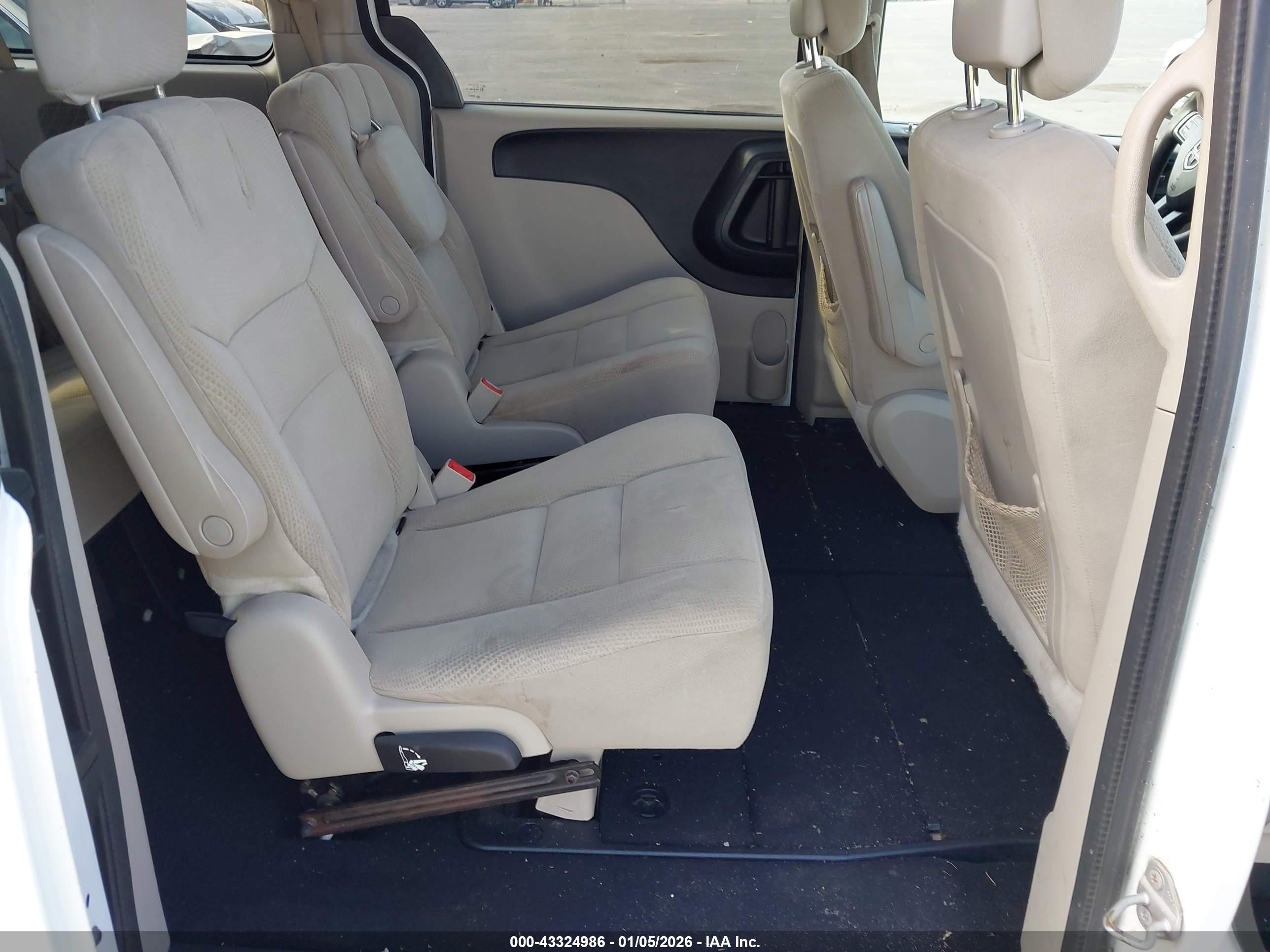 DODGE GRAND image 8