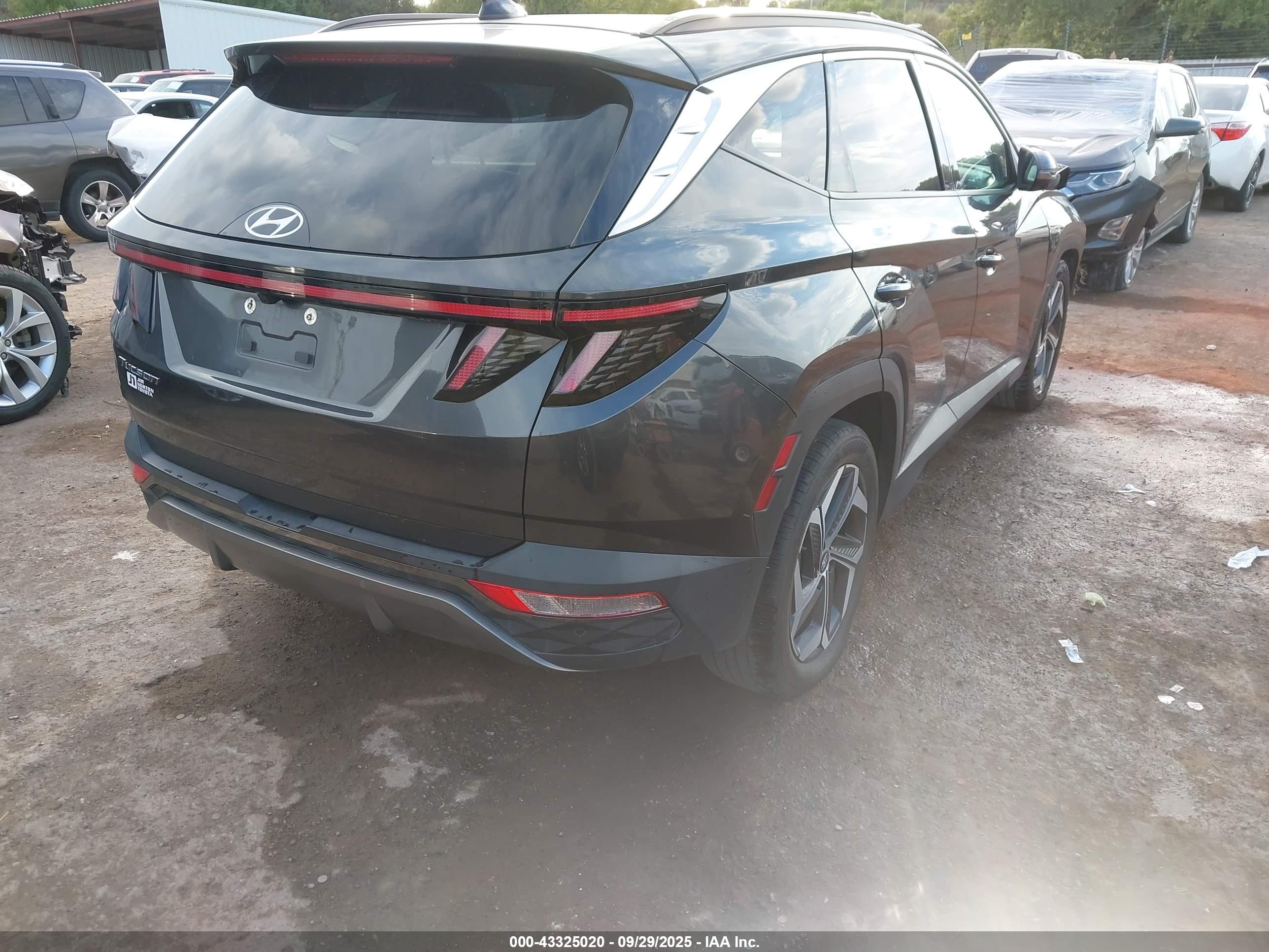 HYUNDAI TUCSON image 4