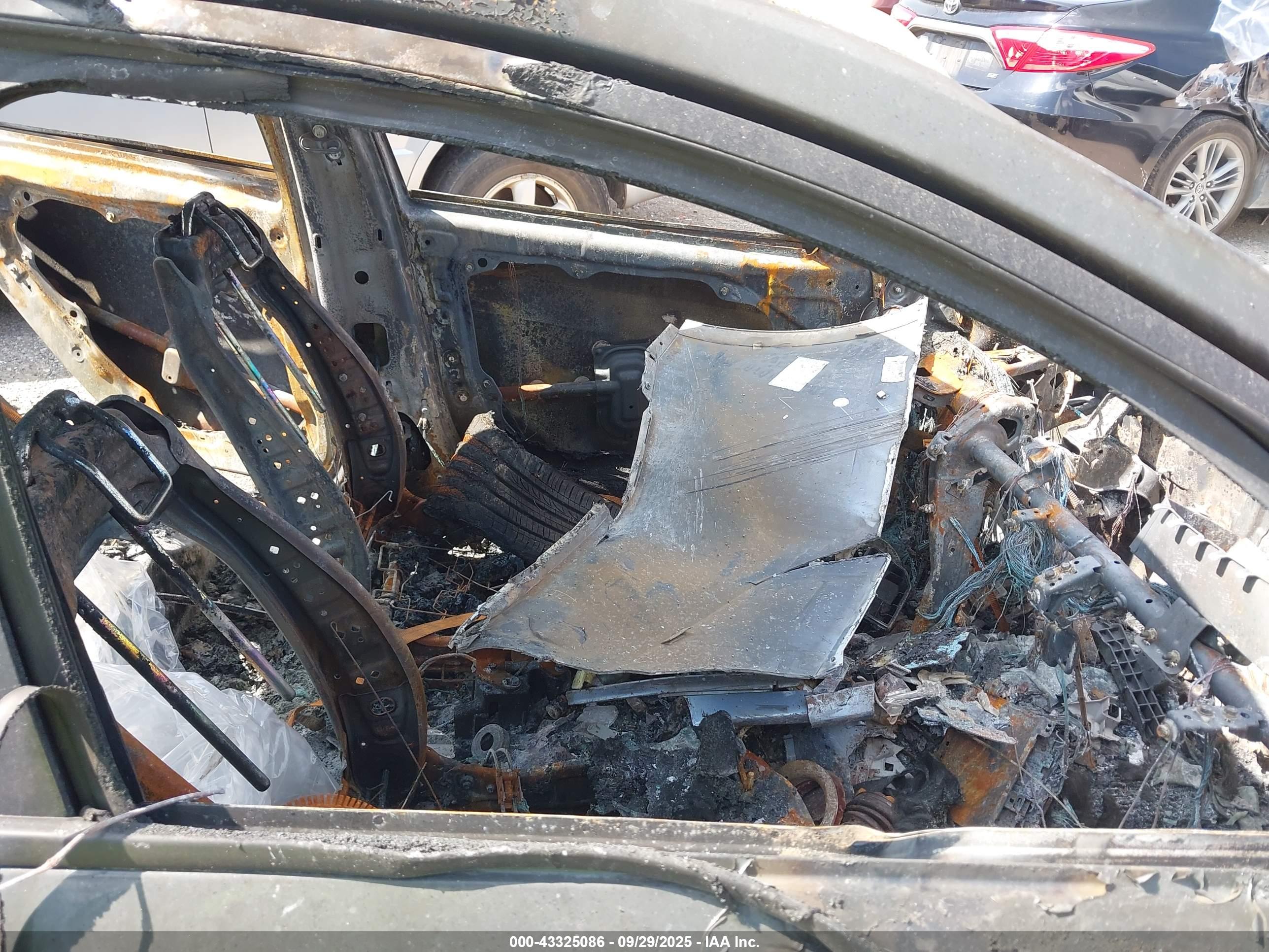 HYUNDAI ELANTRA image 5