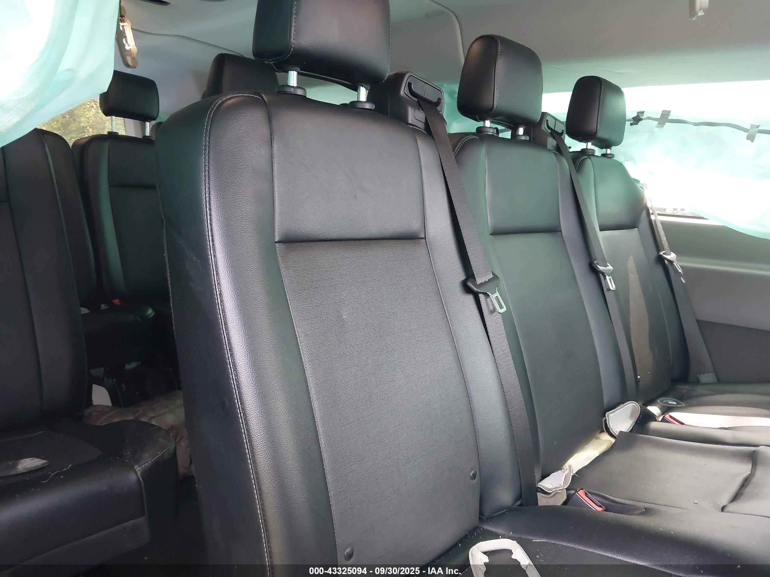 FORD TRANSIT-350 image 8
