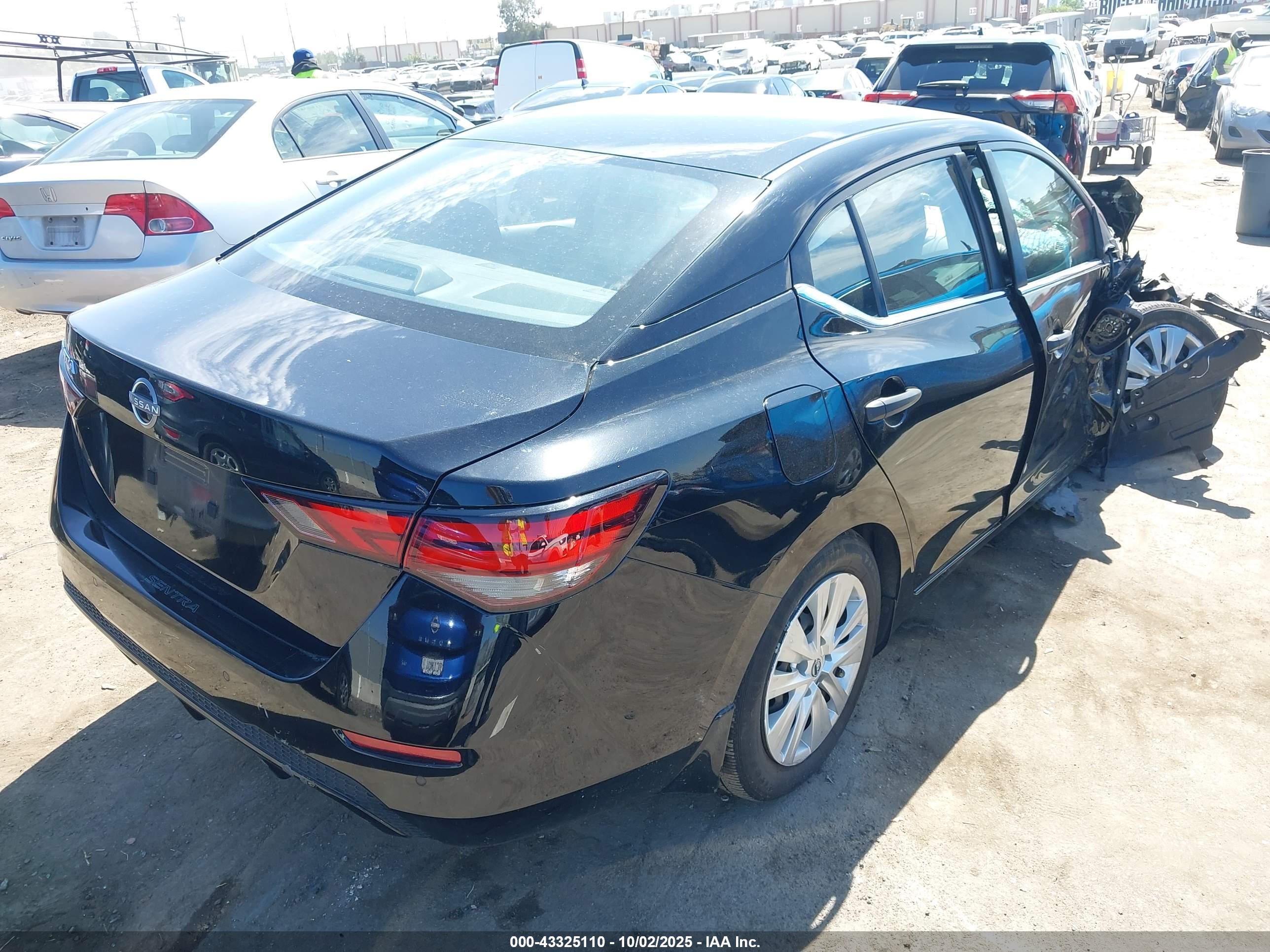 NISSAN SENTRA image 4