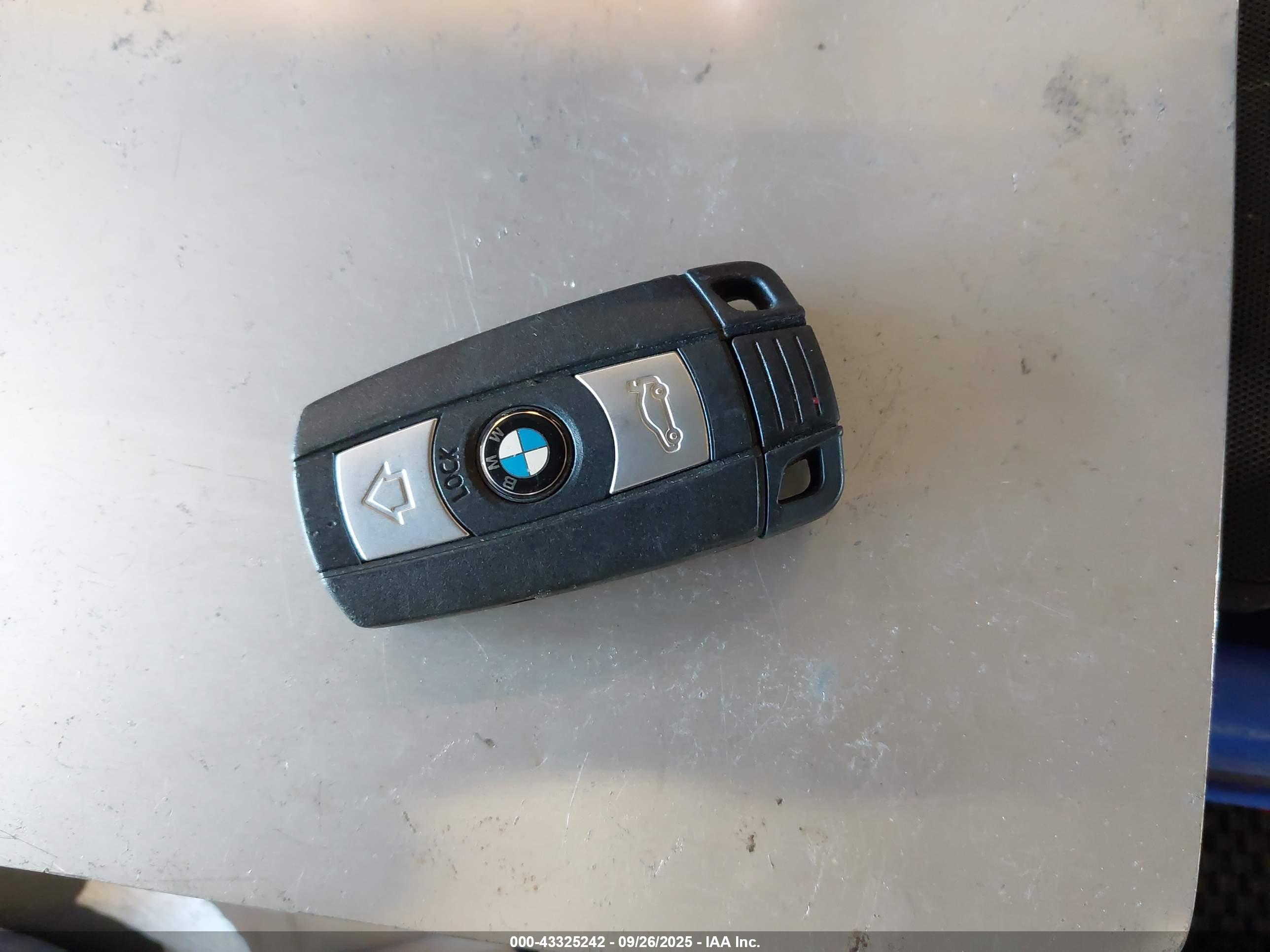 BMW 335IS image 11