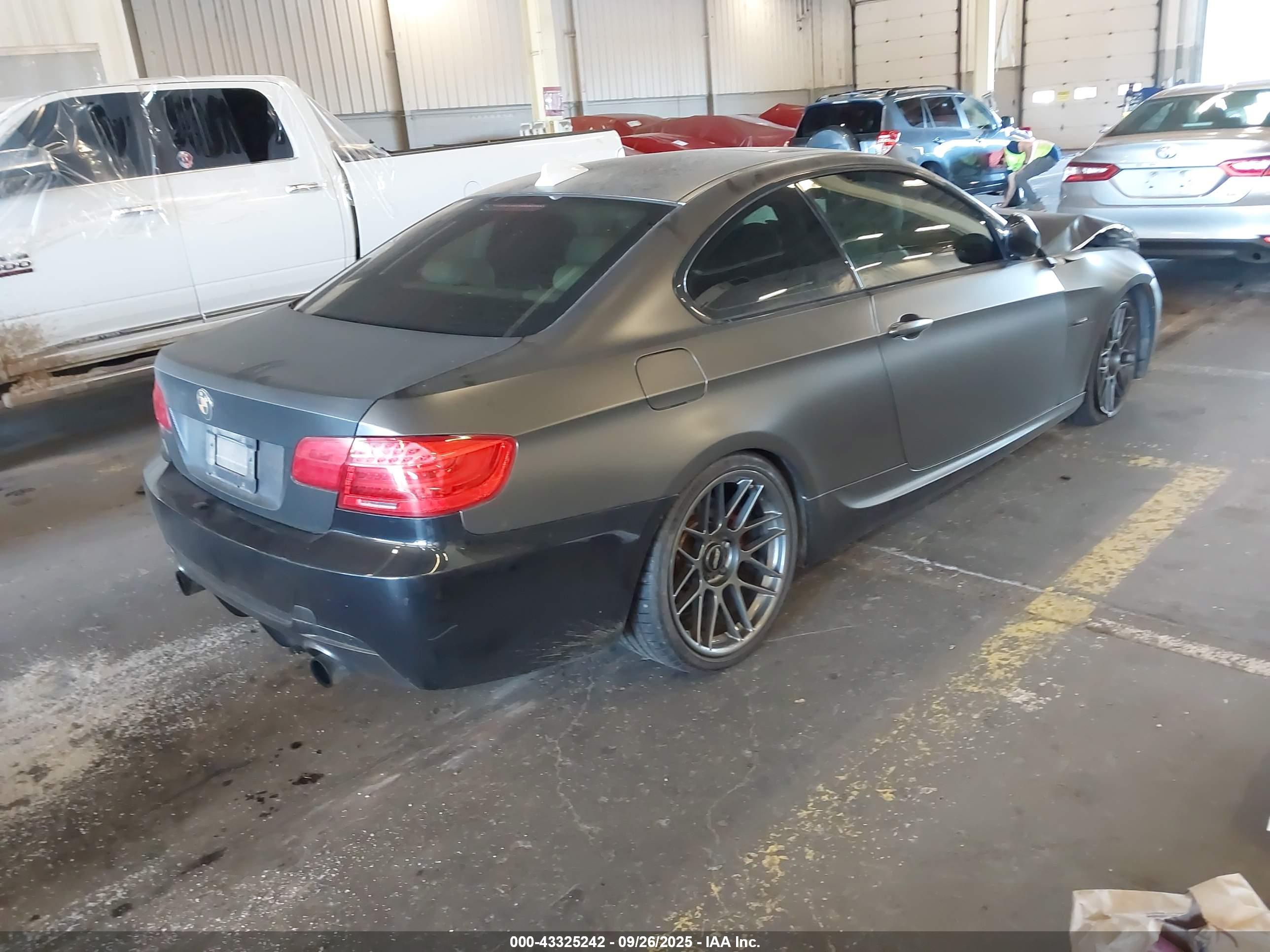 BMW 335IS image 4