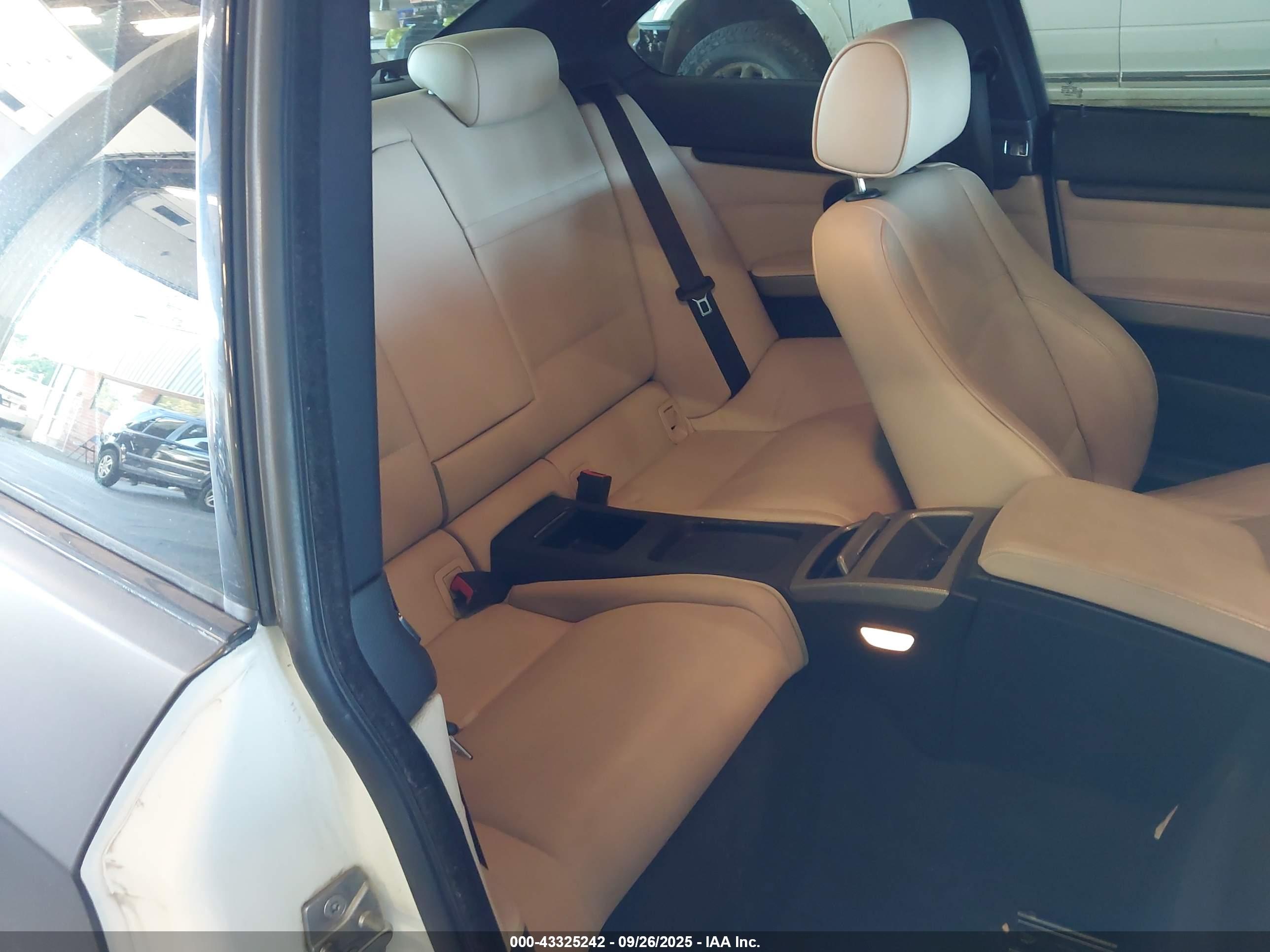 BMW 335IS image 8