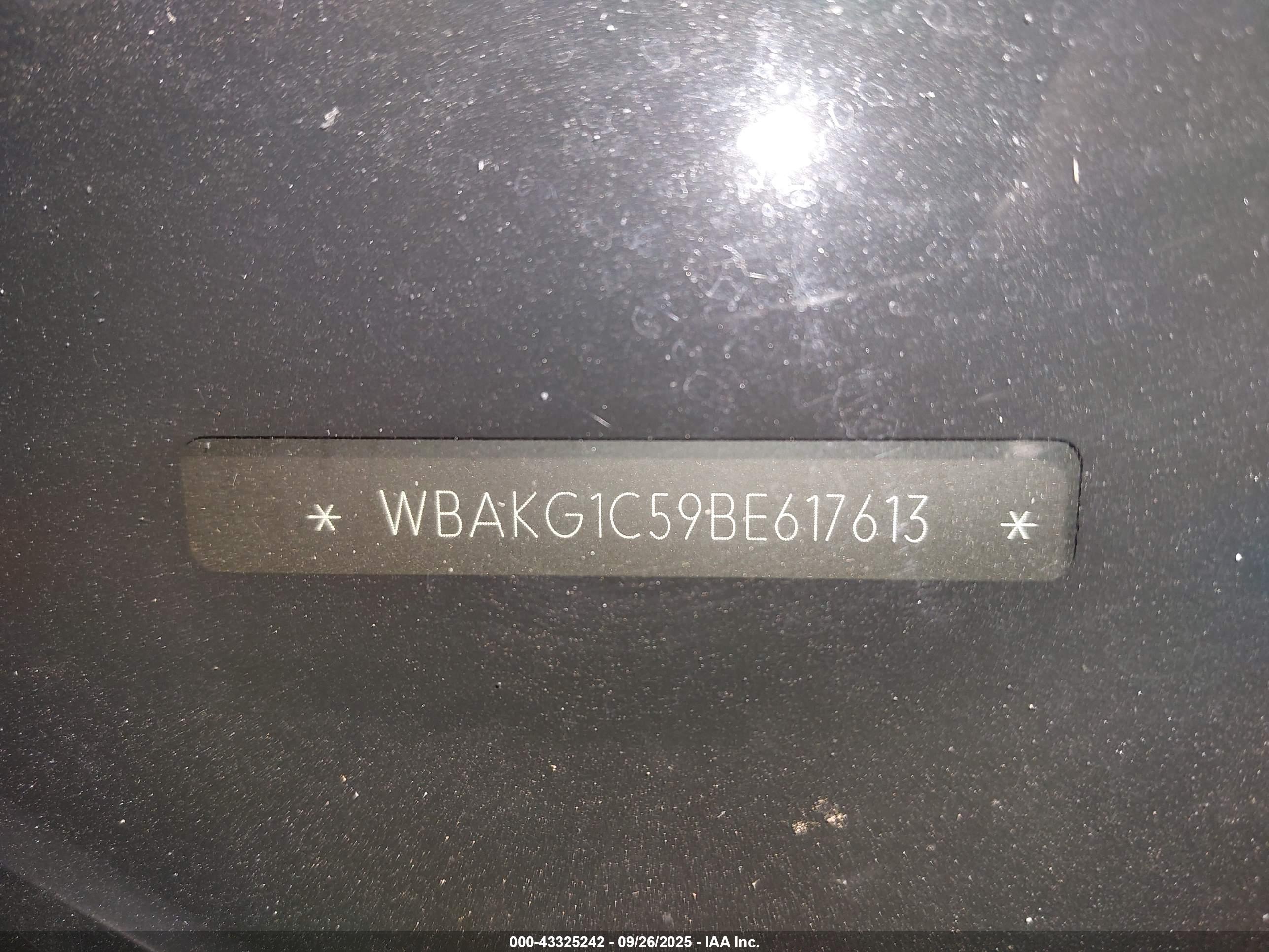 BMW 335IS image 9