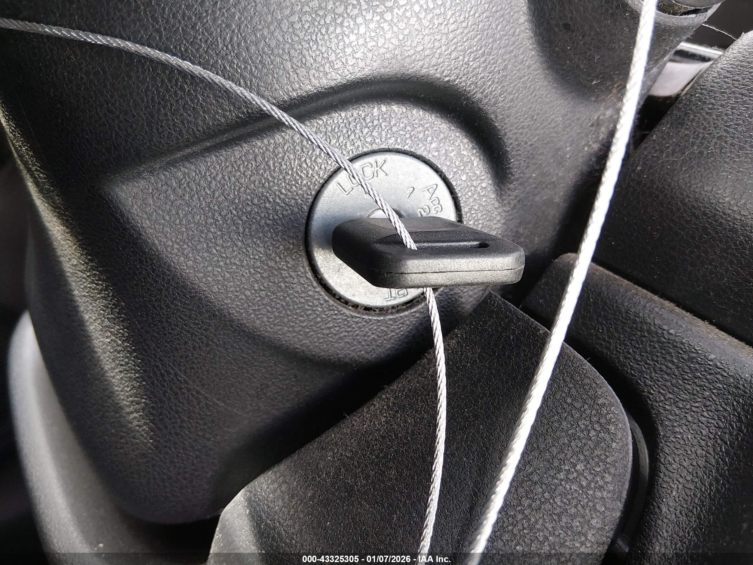 NISSAN VERSA image 11