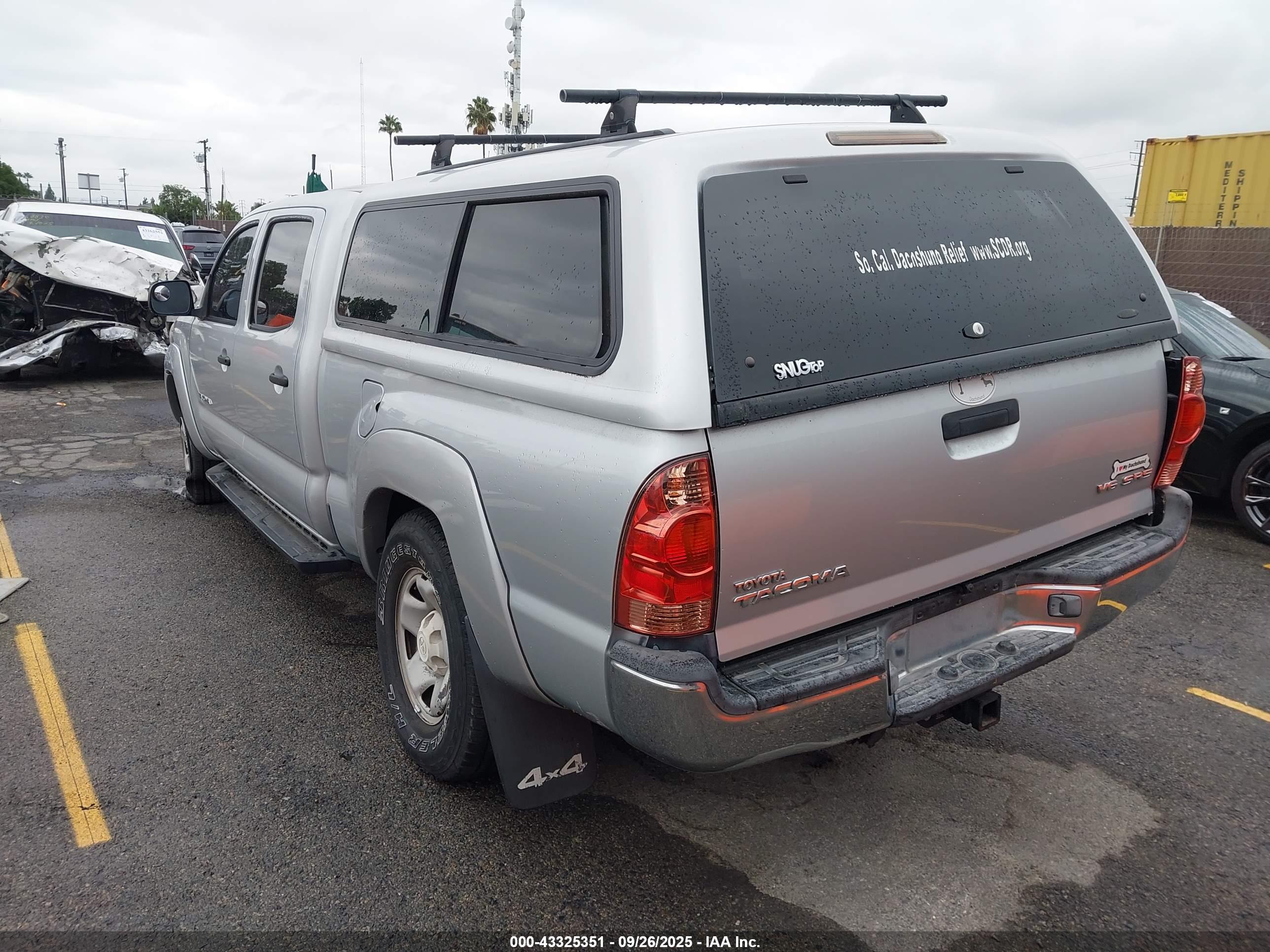 TOYOTA TACOMA image 3