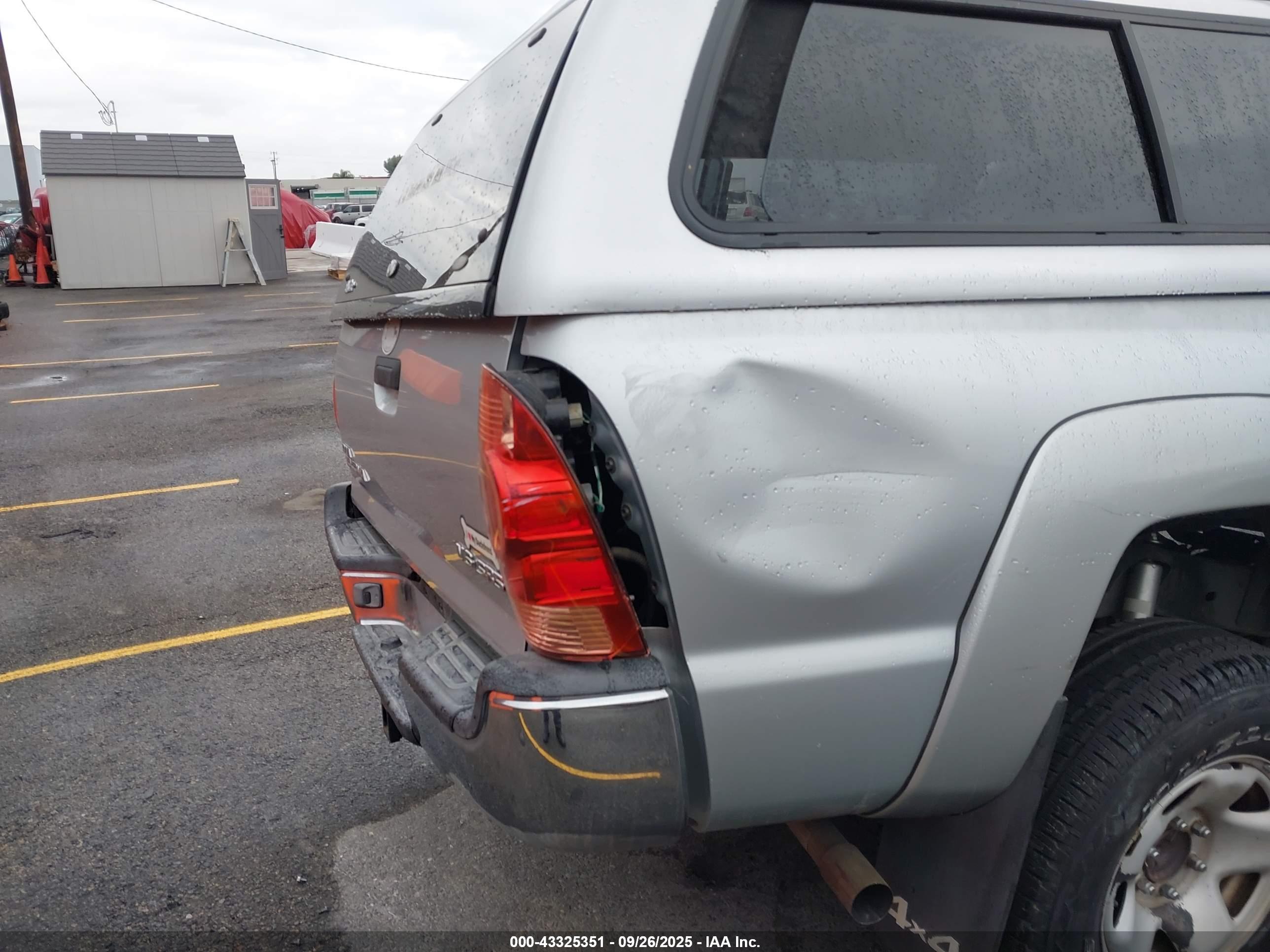 TOYOTA TACOMA image 4