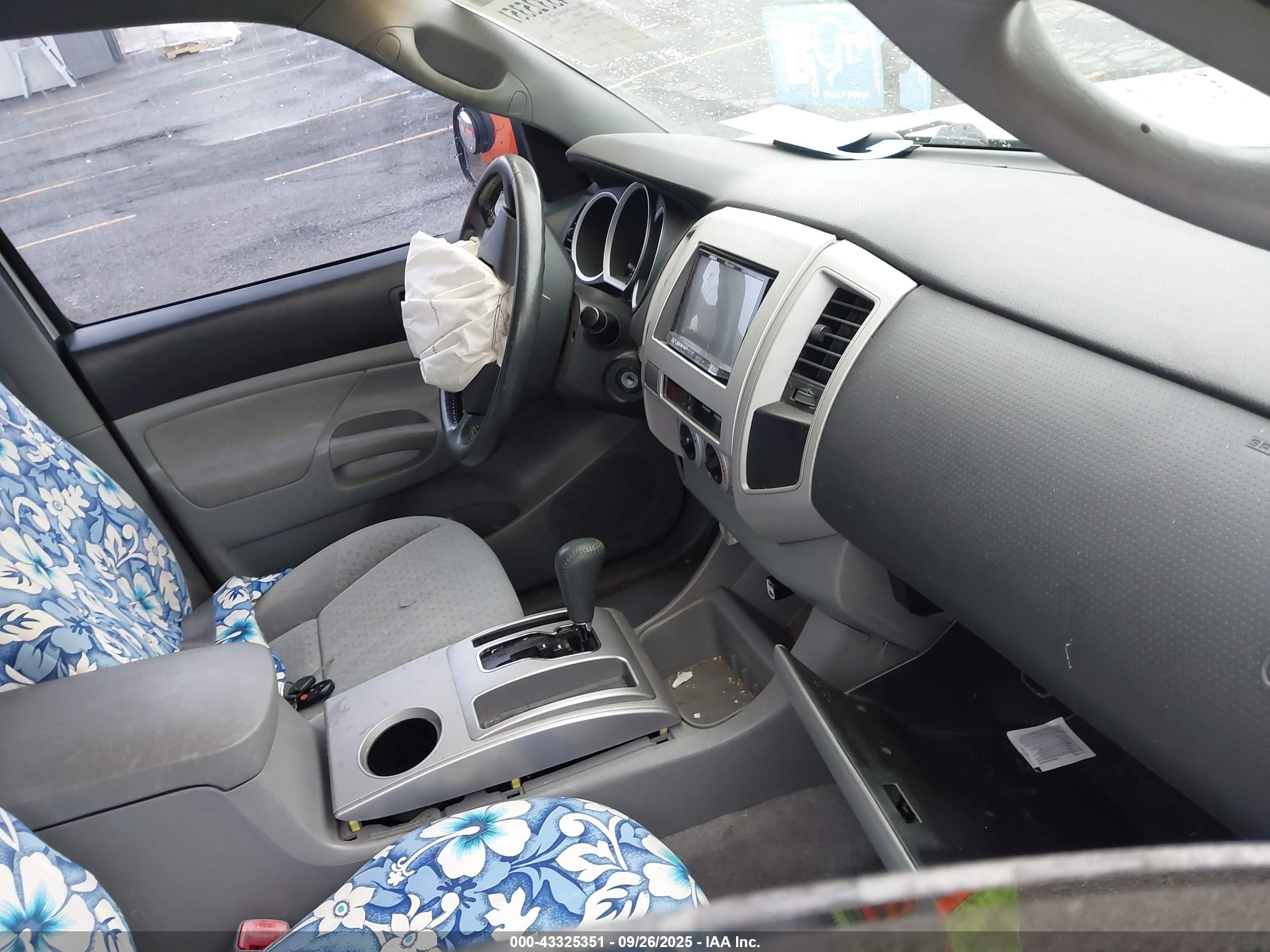TOYOTA TACOMA image 5