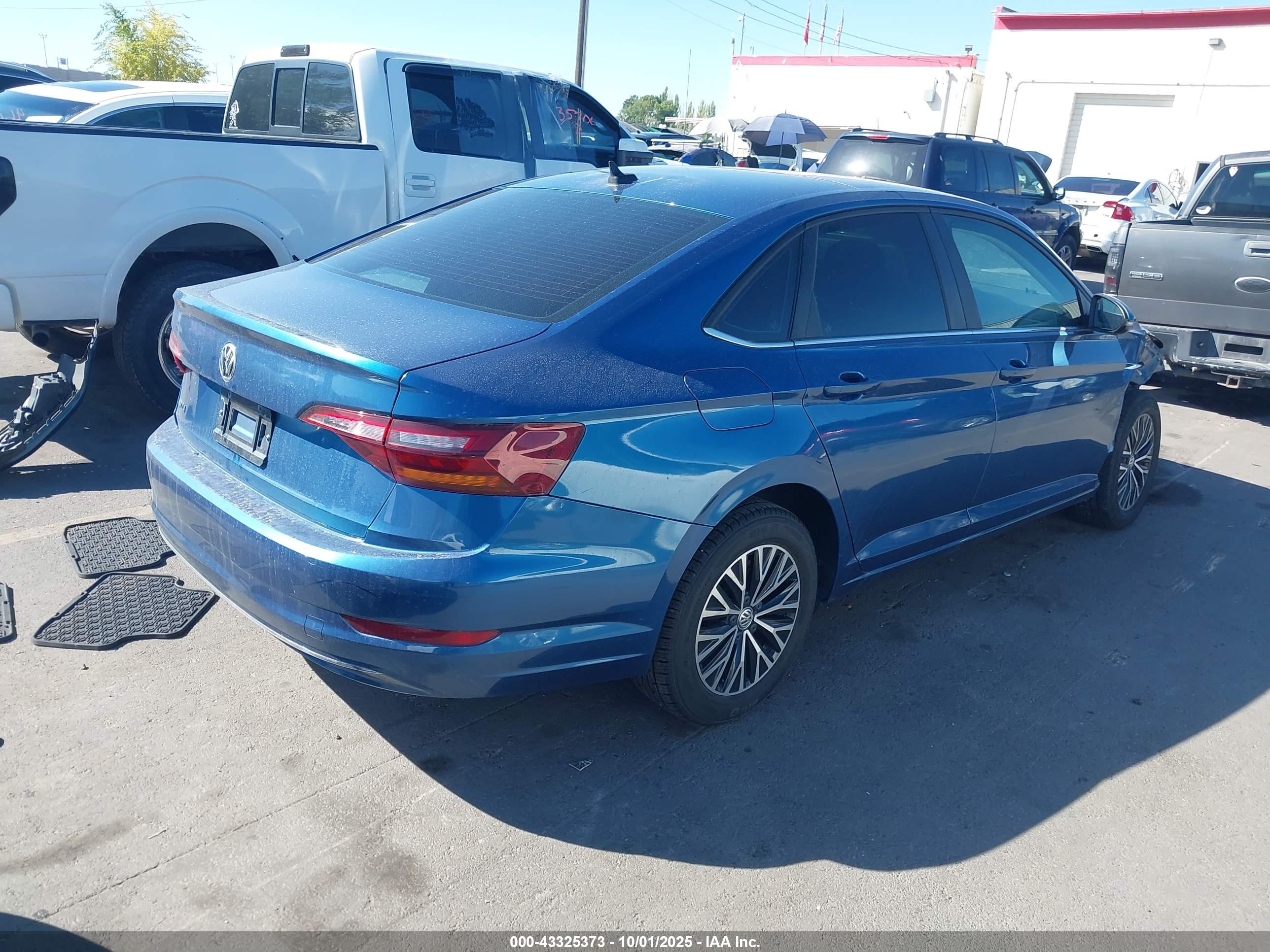 VOLKSWAGEN JETTA image 4
