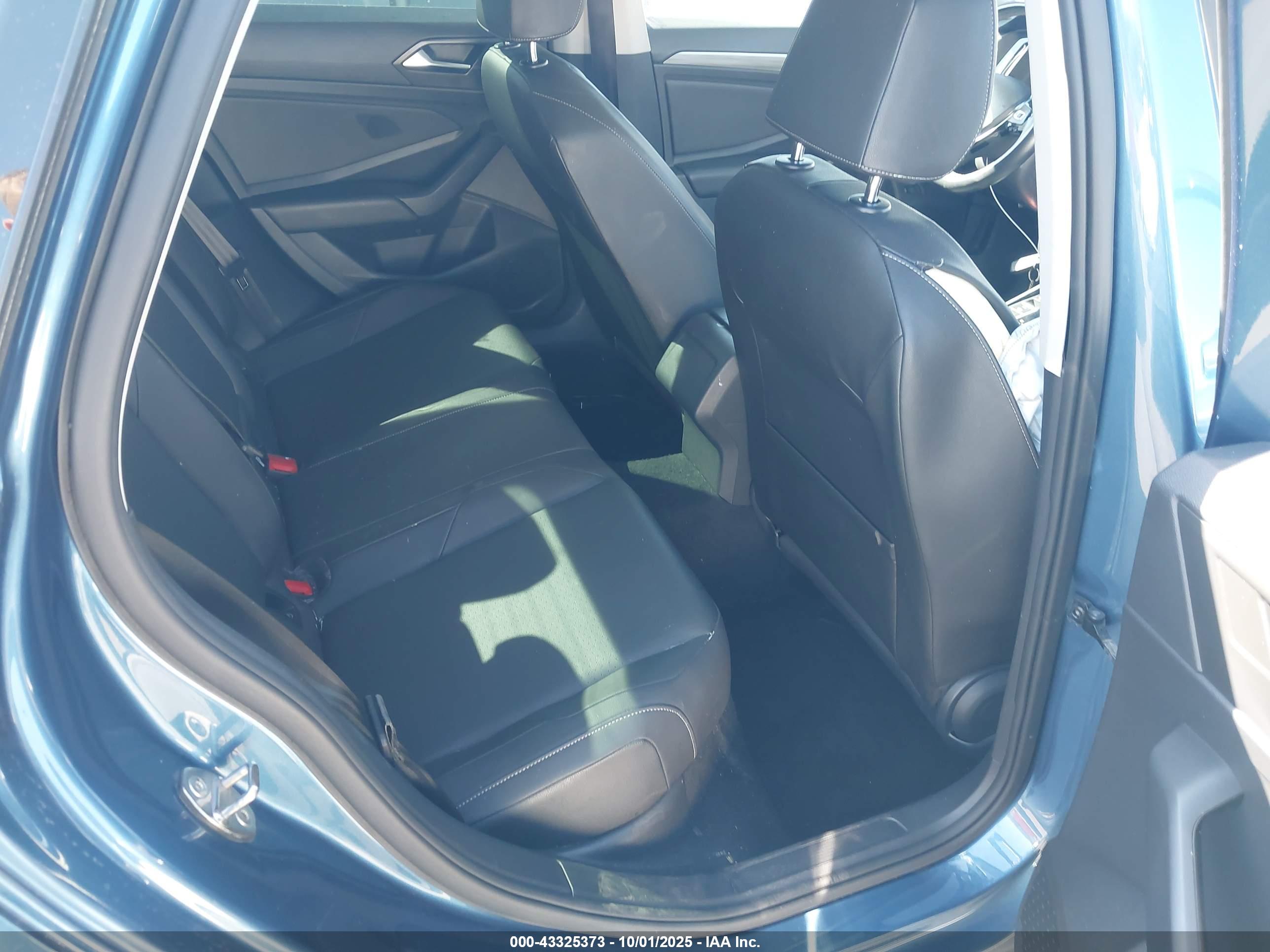 VOLKSWAGEN JETTA image 8