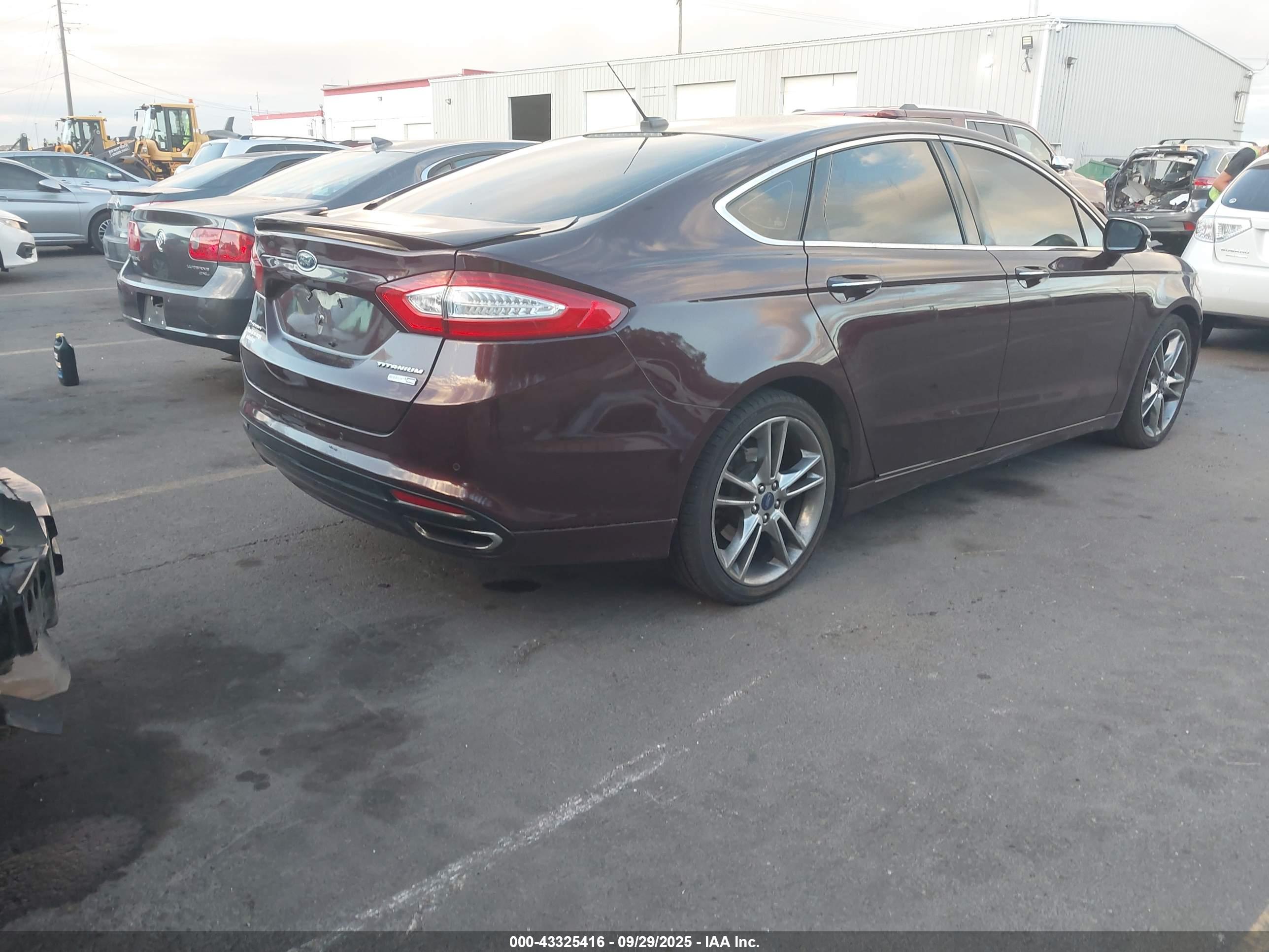 FORD FUSION image 4