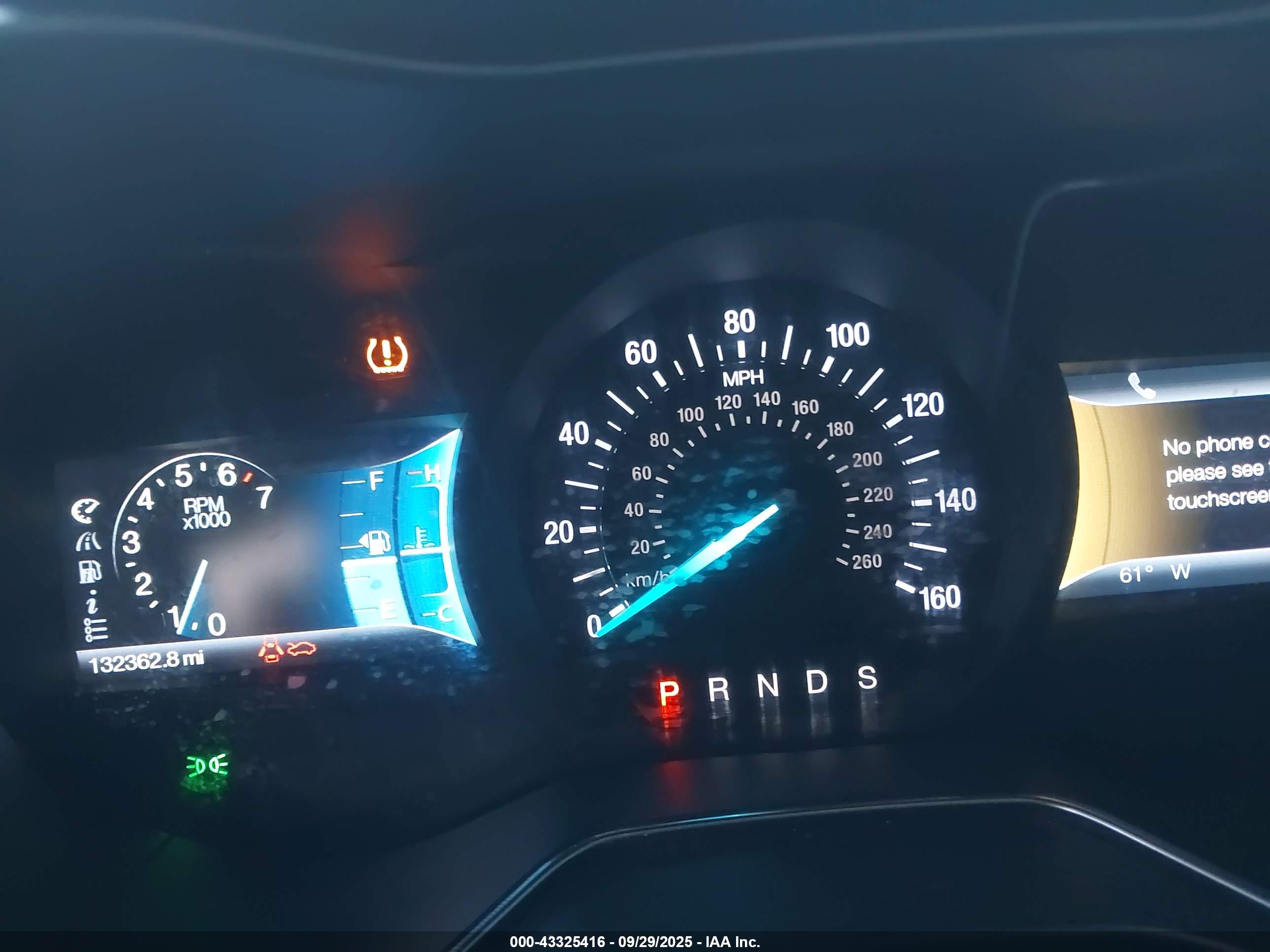 FORD FUSION image 7