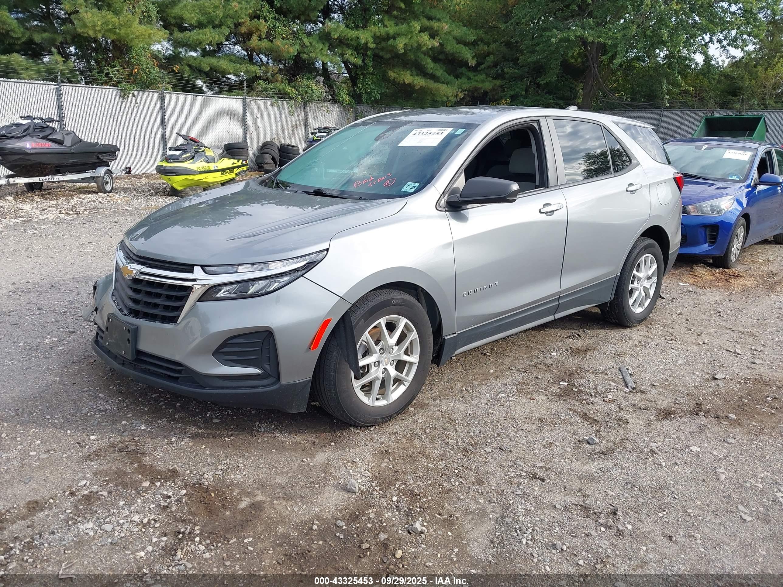 CHEVROLET EQUINOX image 2