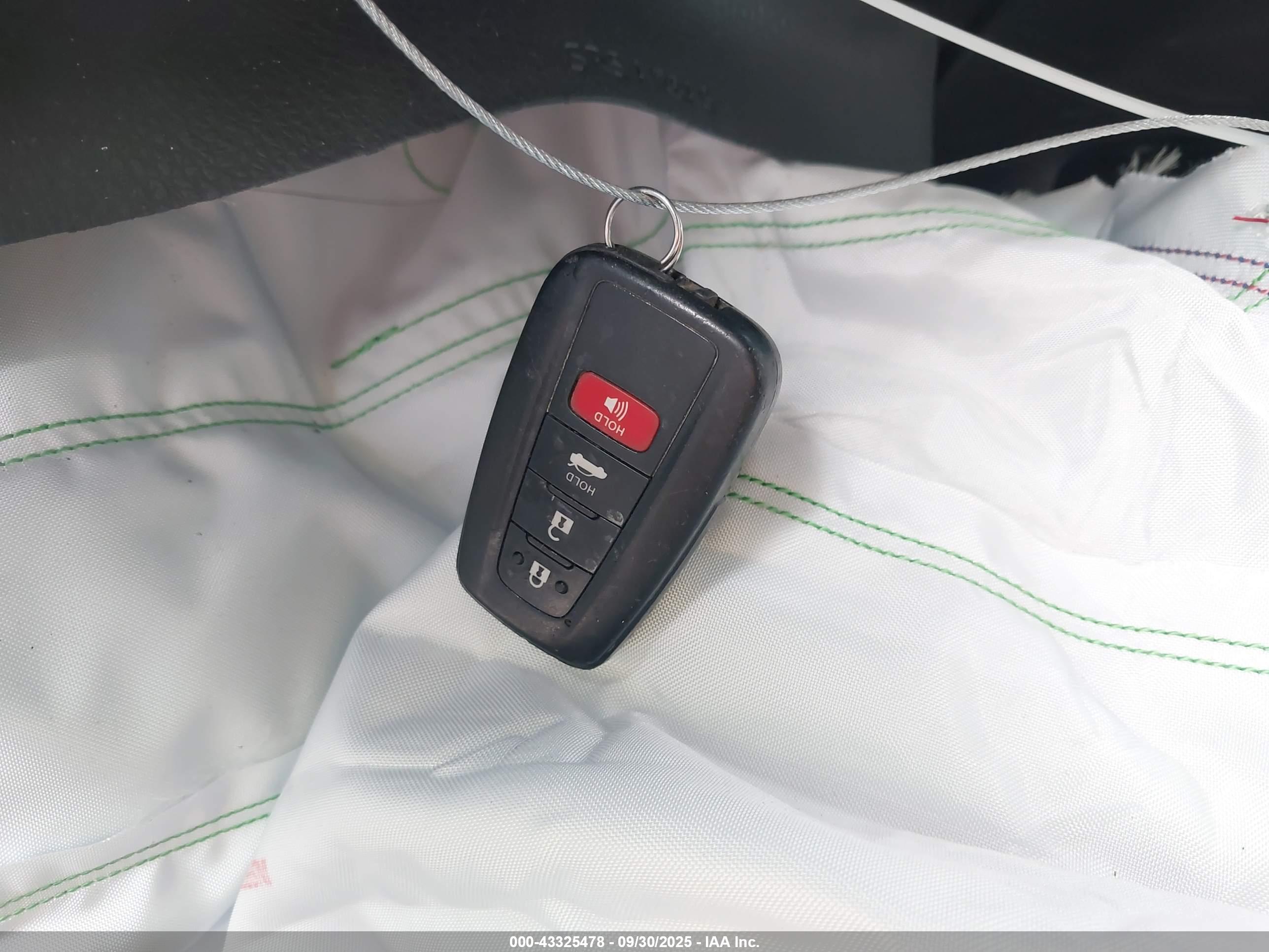TOYOTA CAMRY image 11