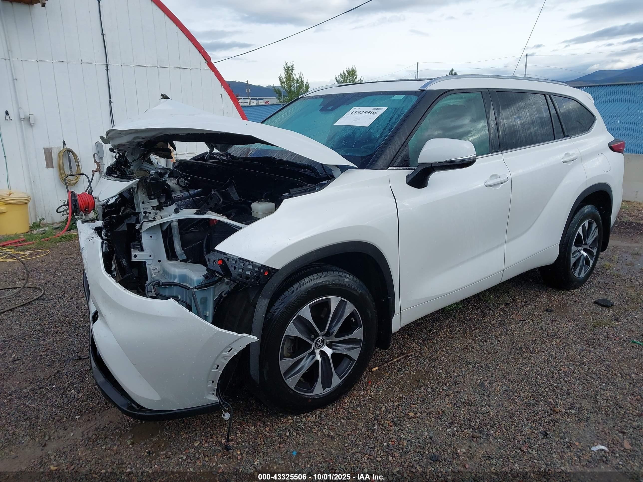 TOYOTA HIGHLANDER image 2