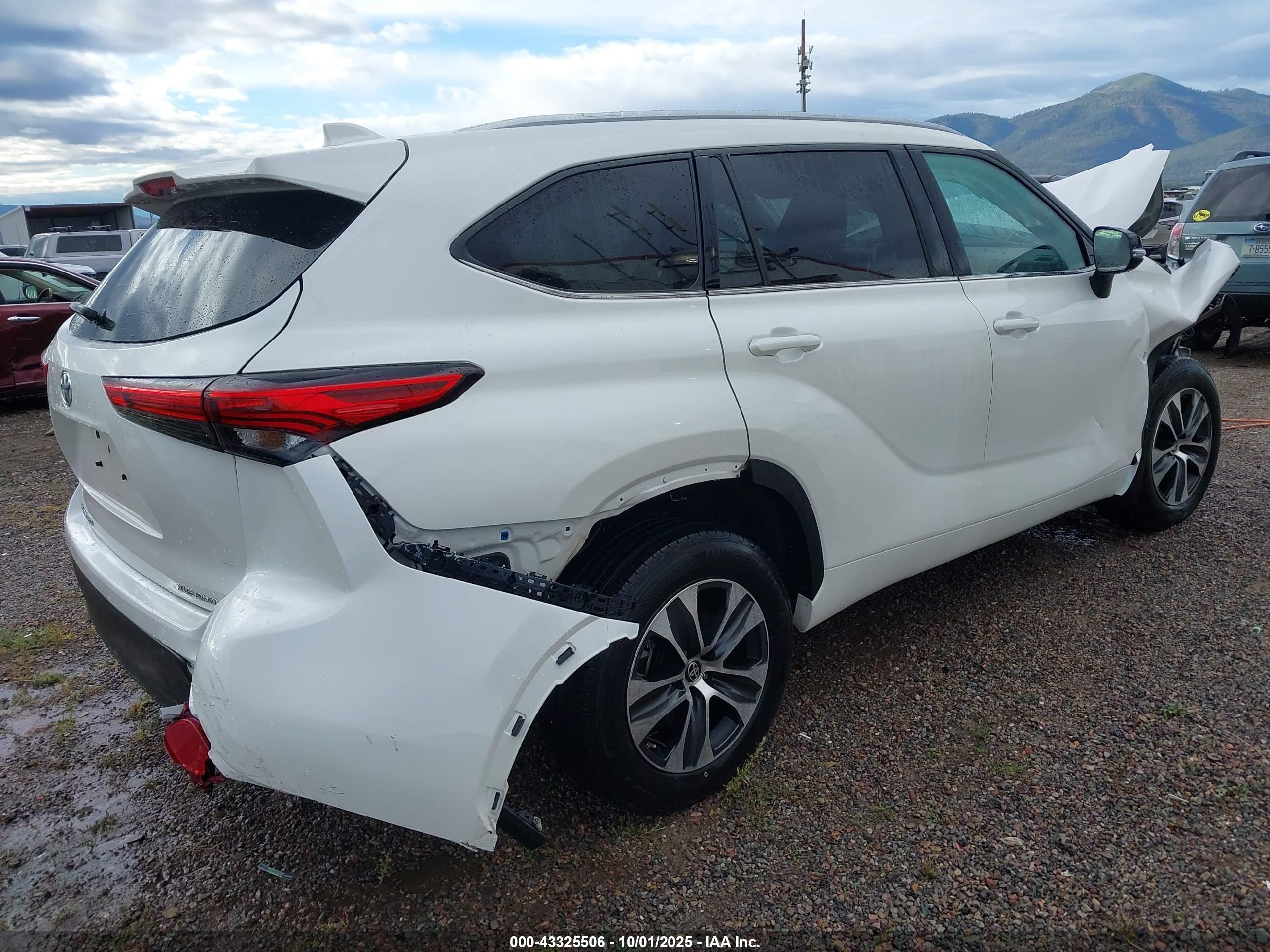 TOYOTA HIGHLANDER image 4