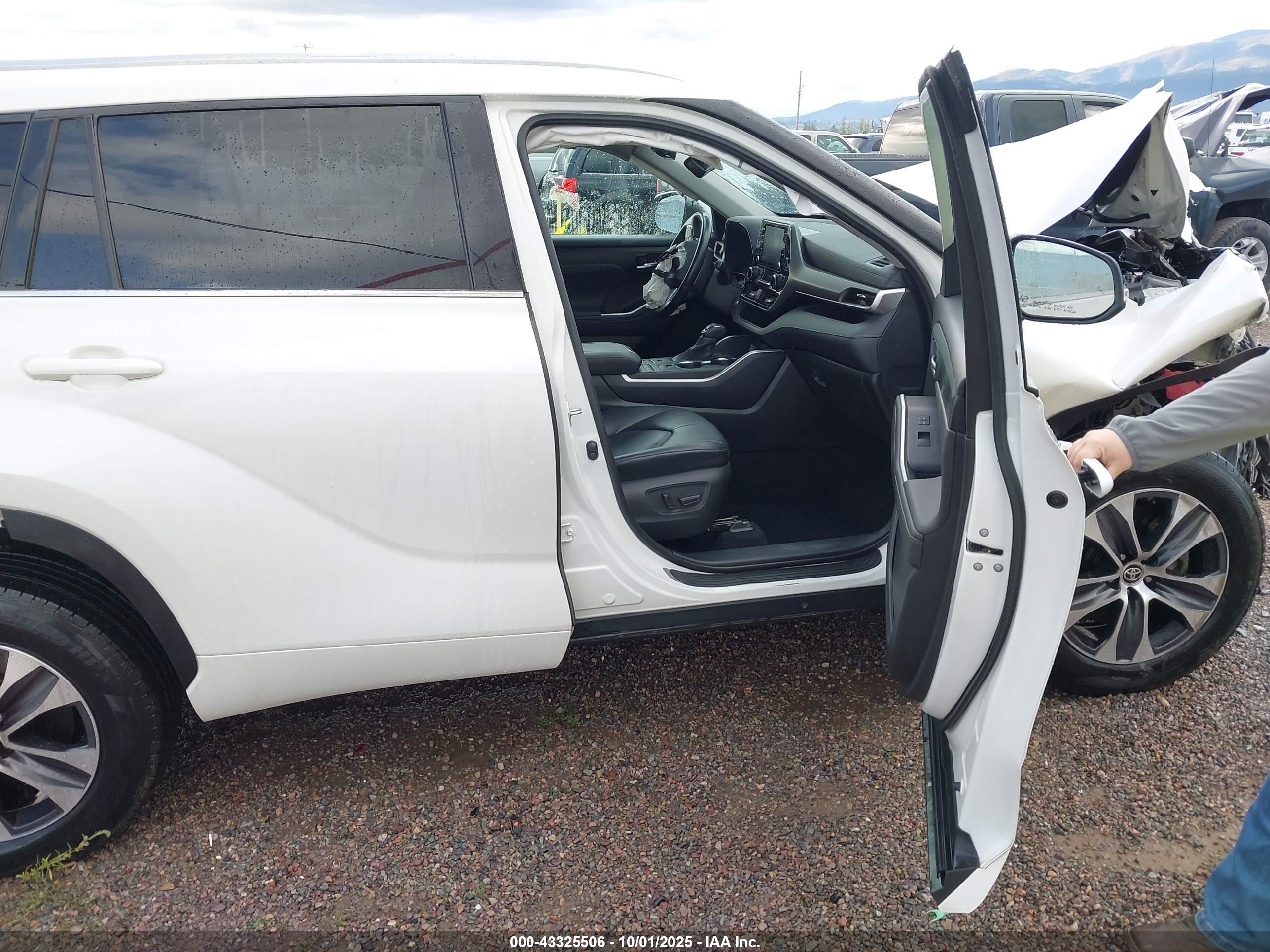 TOYOTA HIGHLANDER image 5