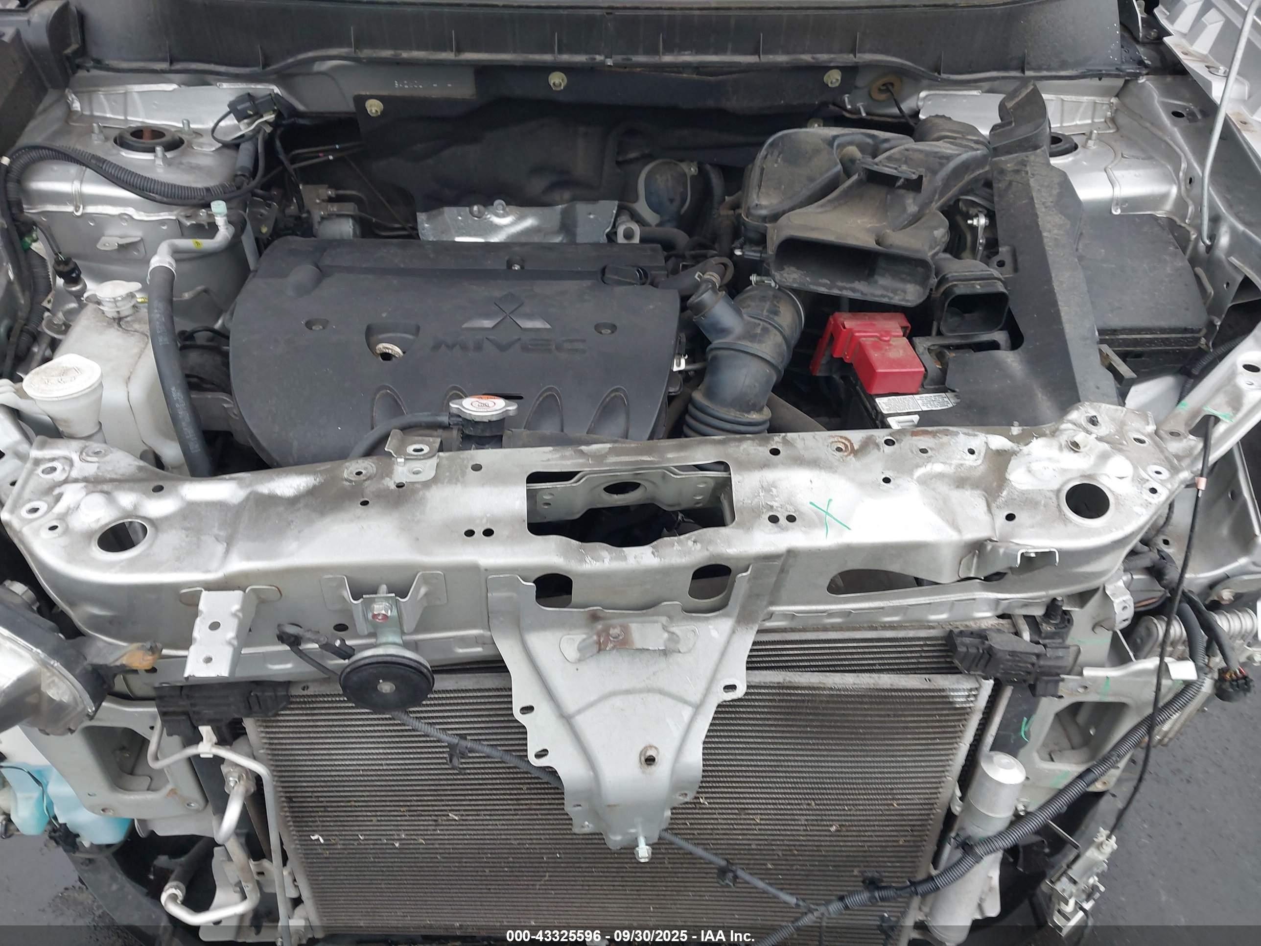 MITSUBISHI OUTLANDER image 10