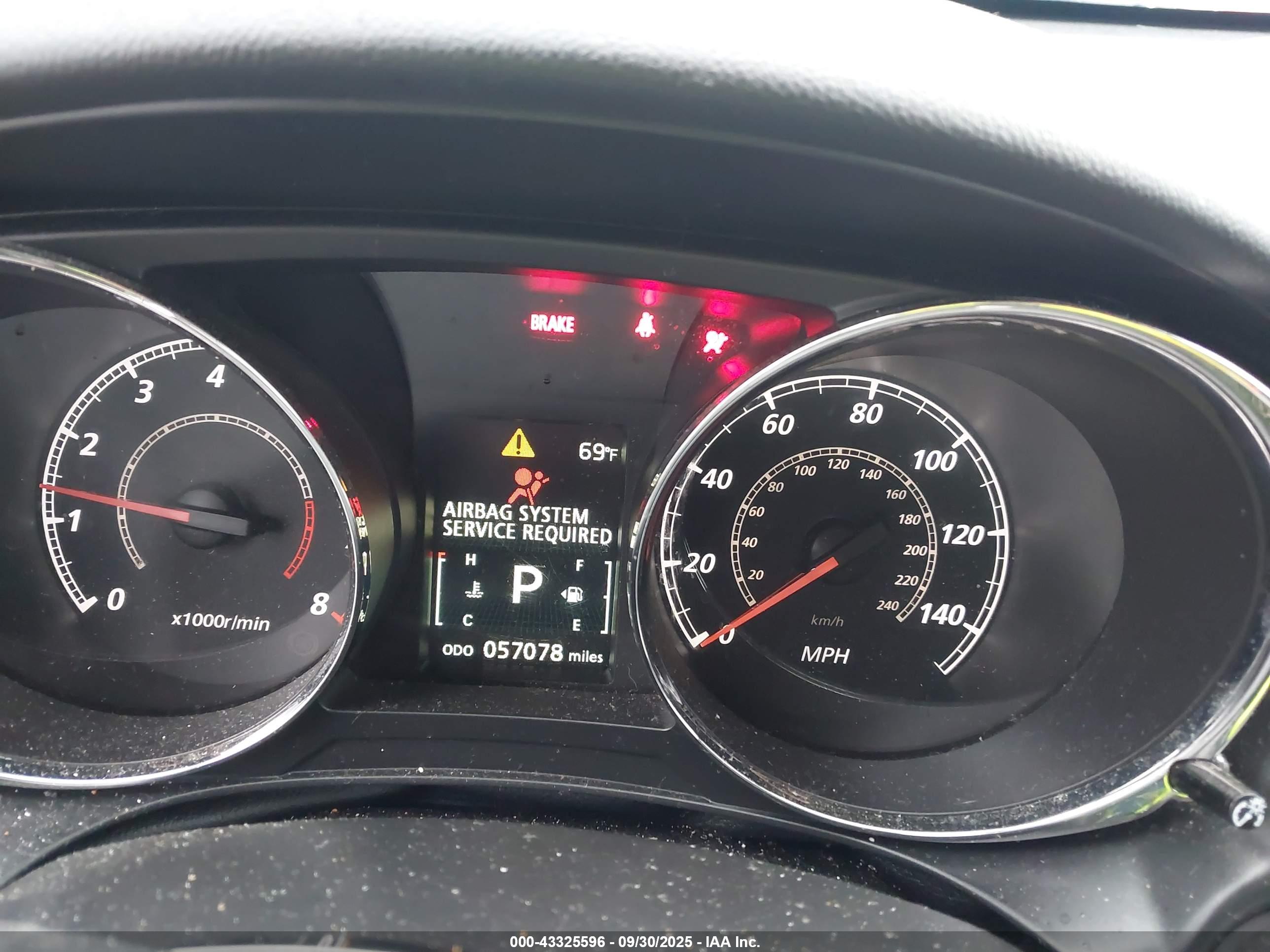 MITSUBISHI OUTLANDER image 7