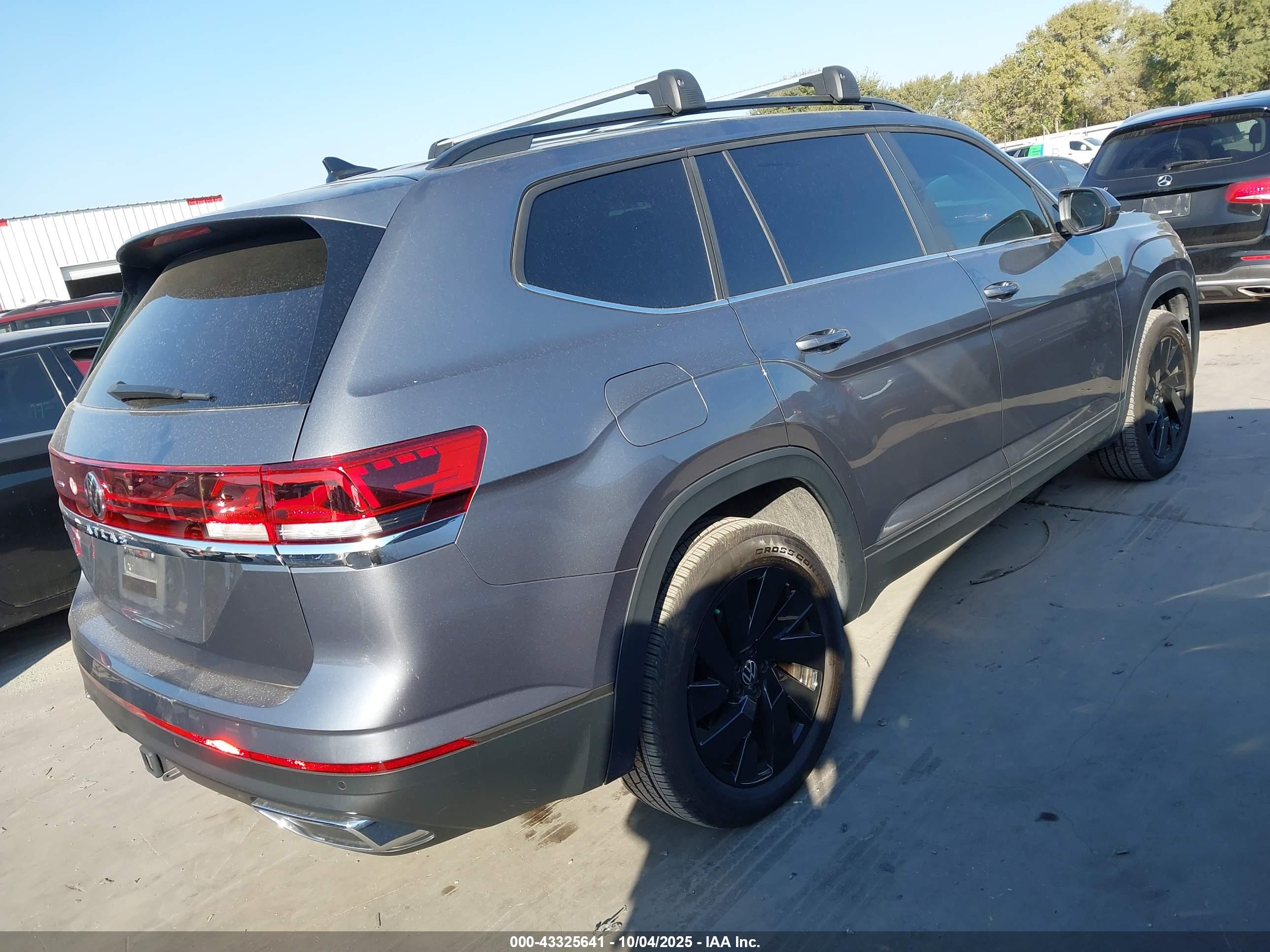 VOLKSWAGEN ATLAS image 4
