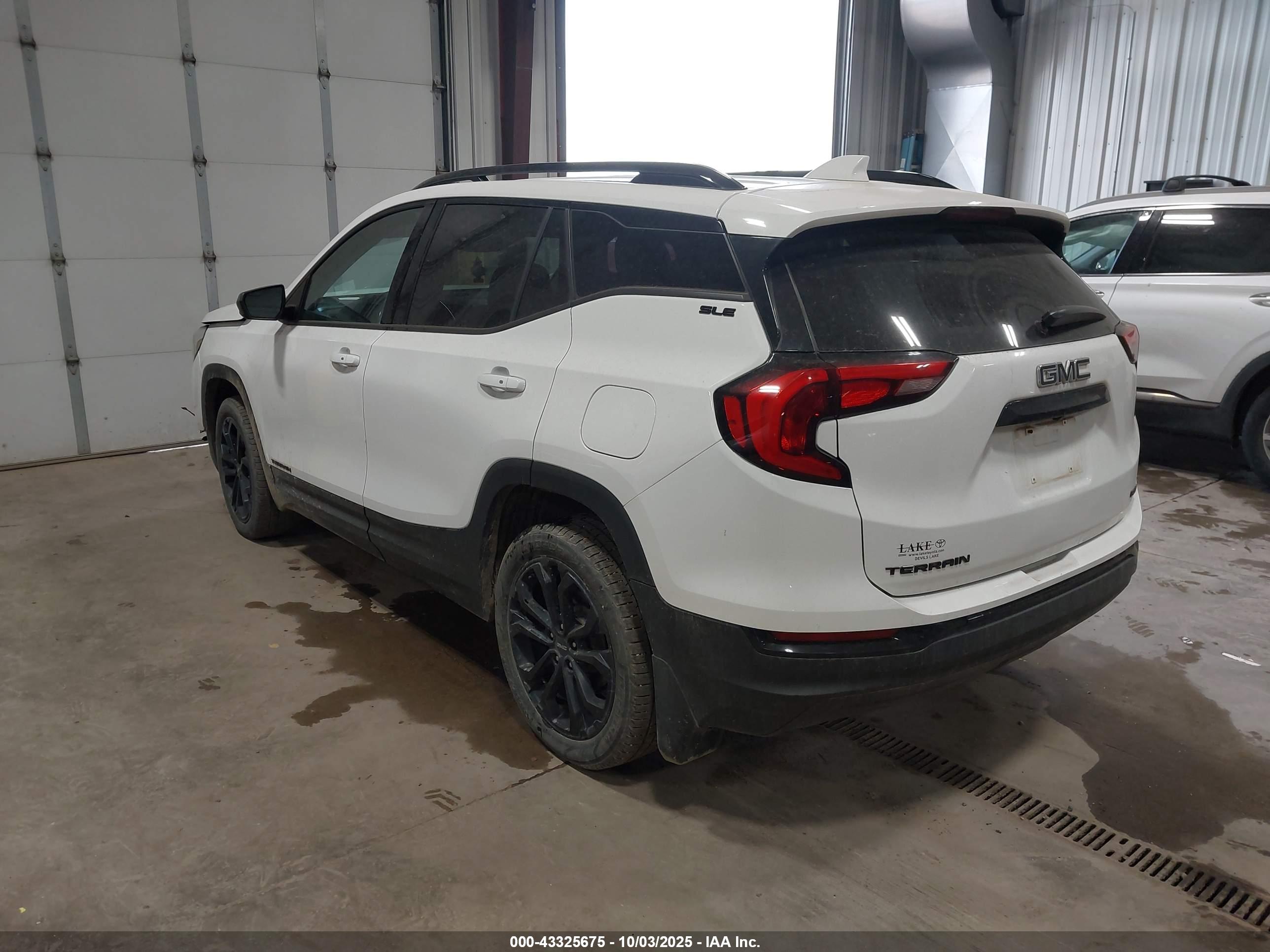 GMC TERRAIN image 3