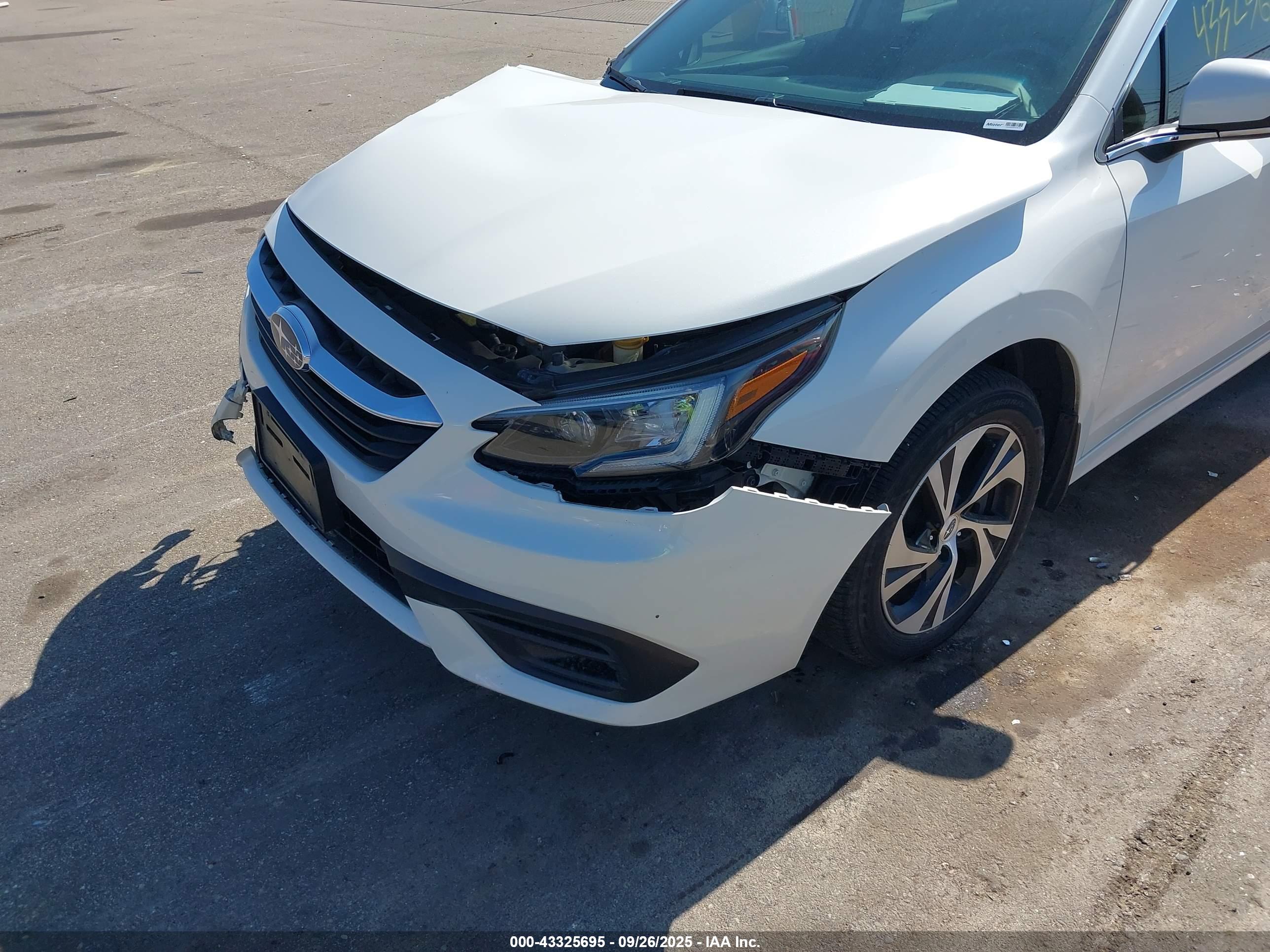 SUBARU LEGACY image 6