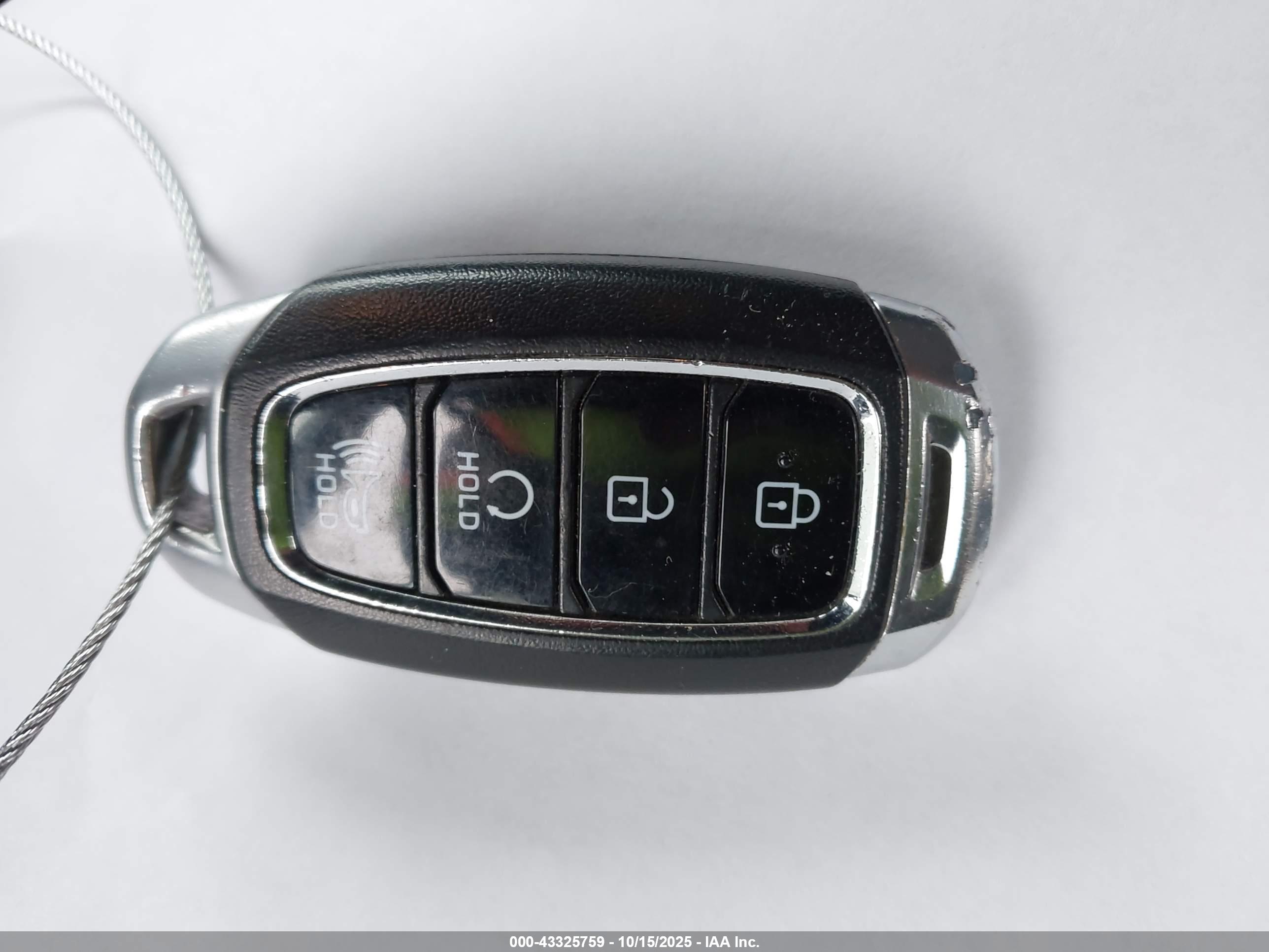 HYUNDAI KONA image 11