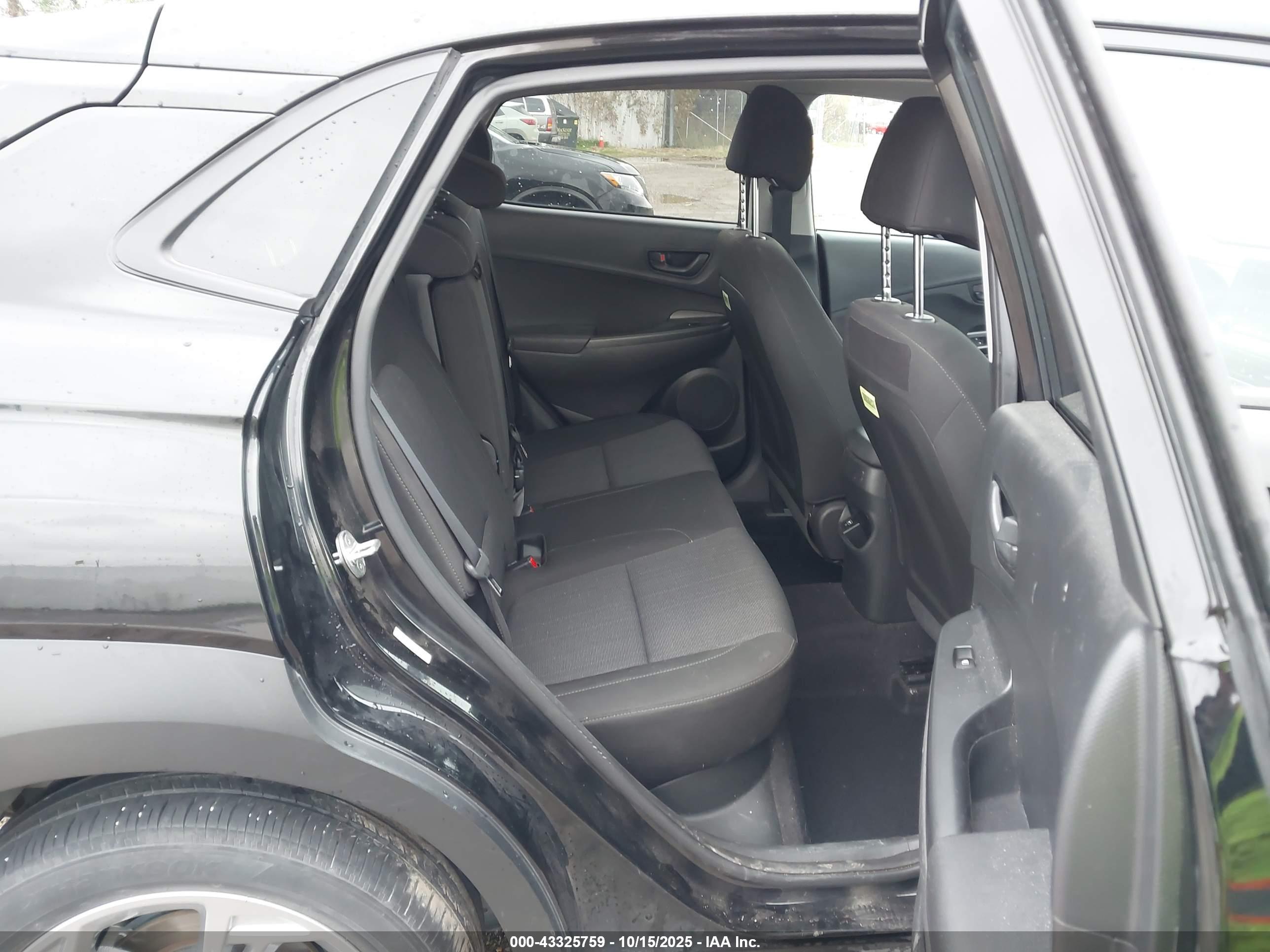 HYUNDAI KONA image 8
