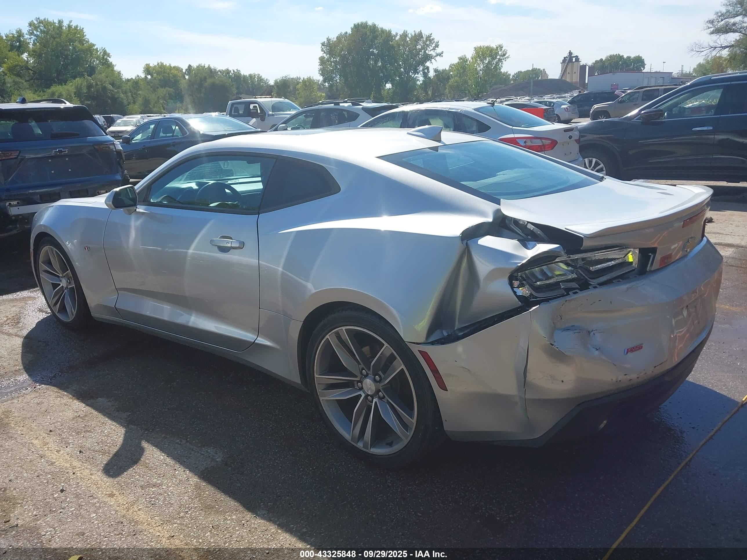CHEVROLET CAMARO image 3