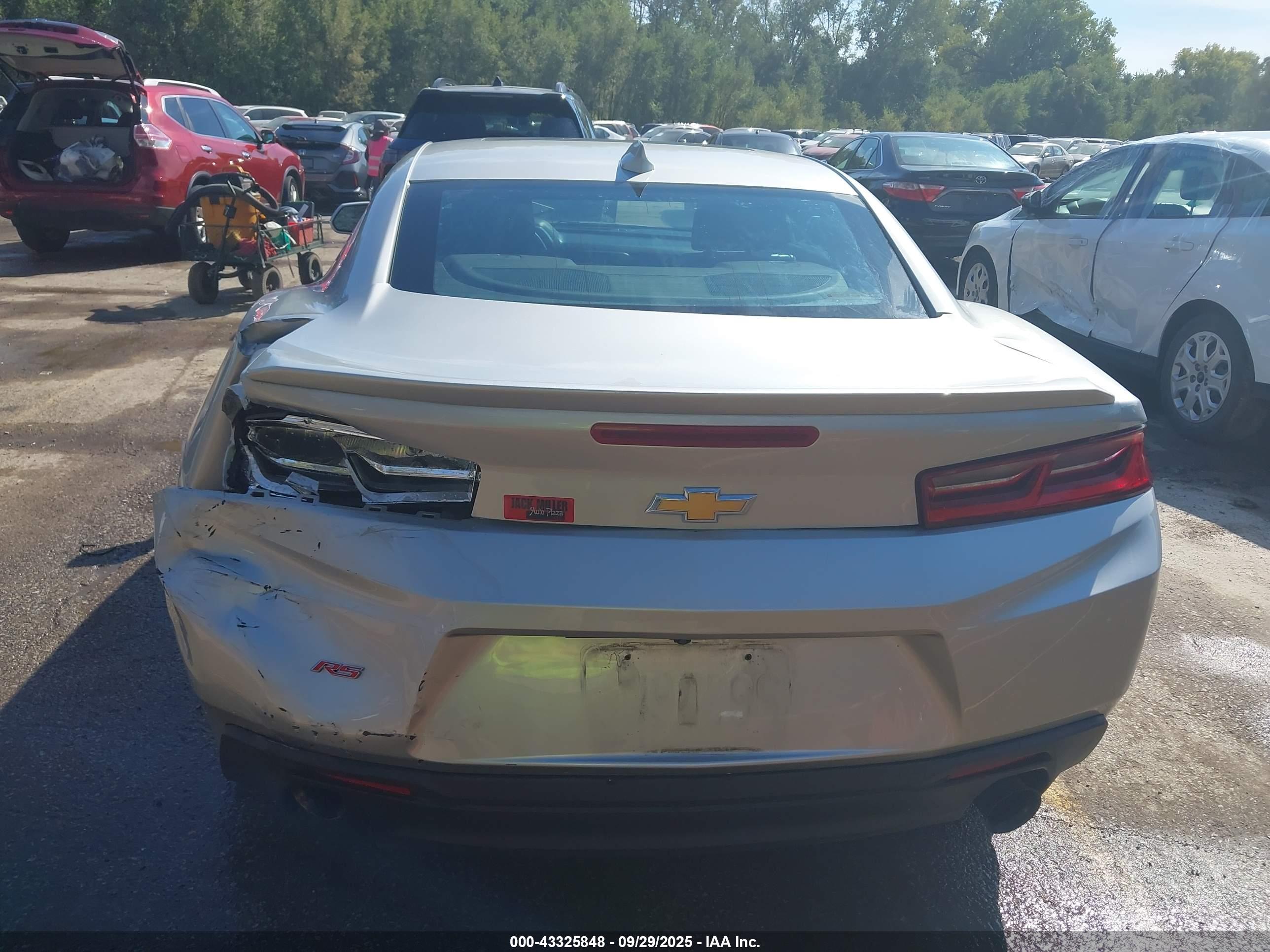 CHEVROLET CAMARO image 6