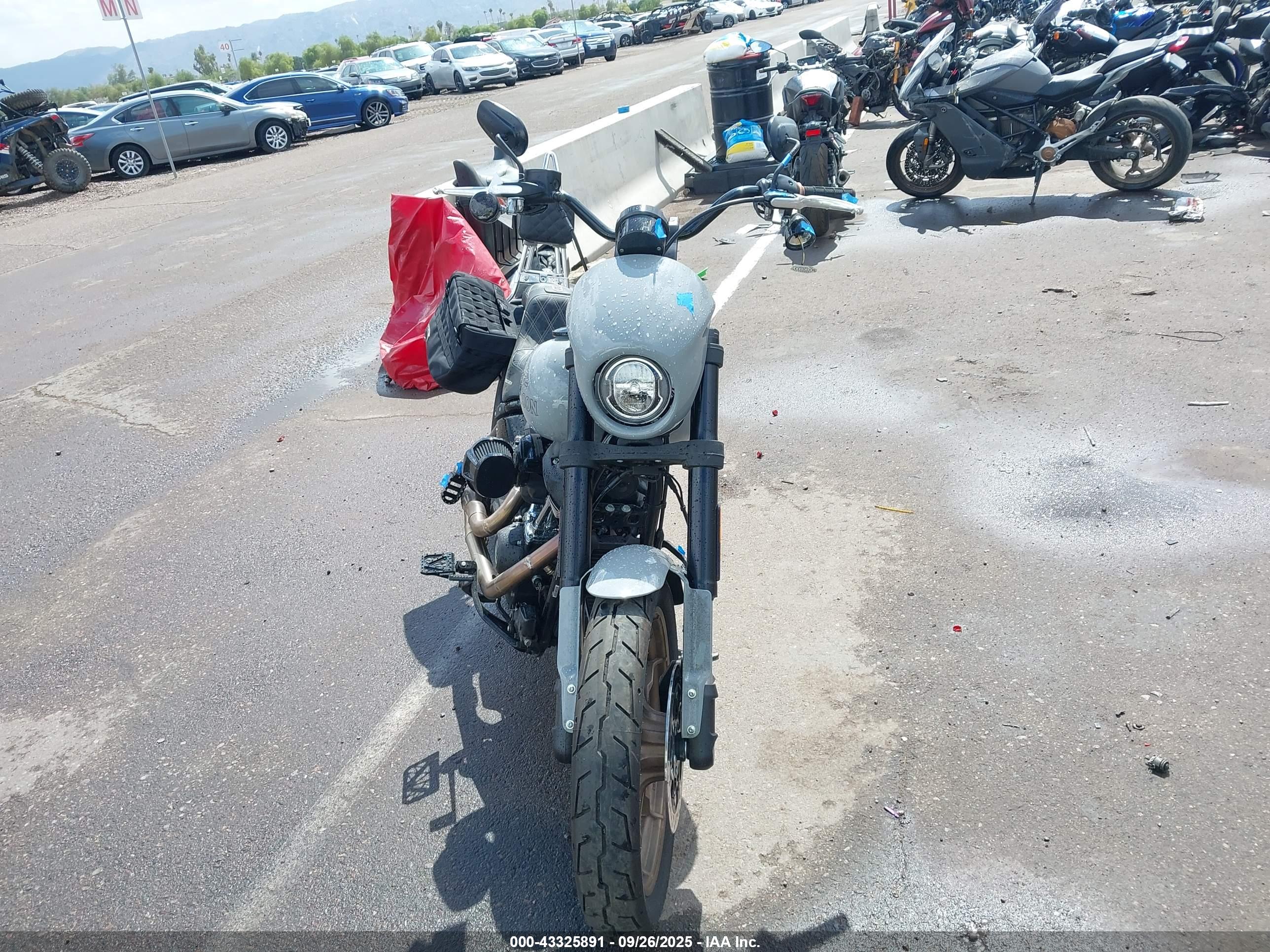 HARLEY-DAVIDSON FXLRS image 5