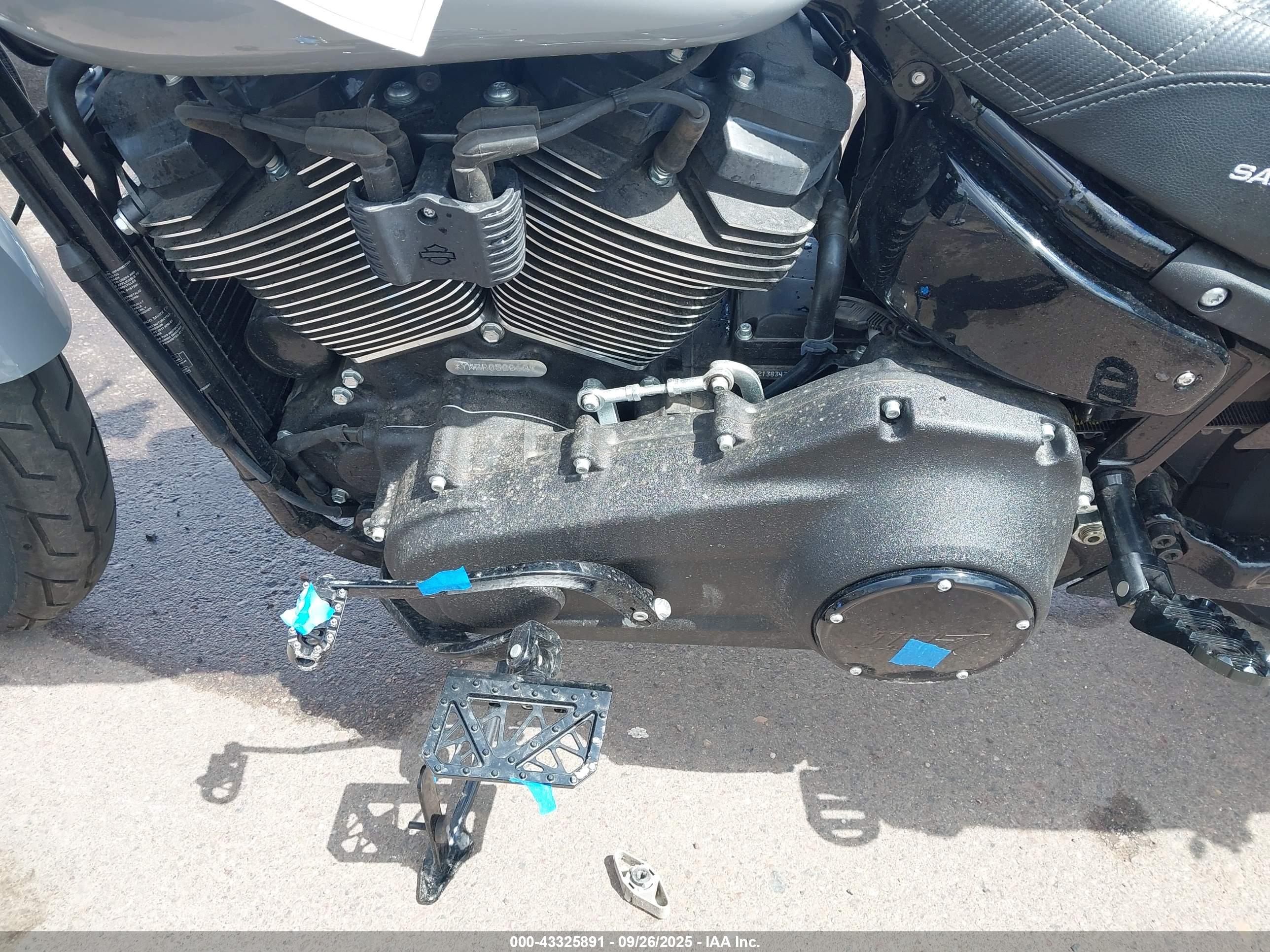 HARLEY-DAVIDSON FXLRS image 9