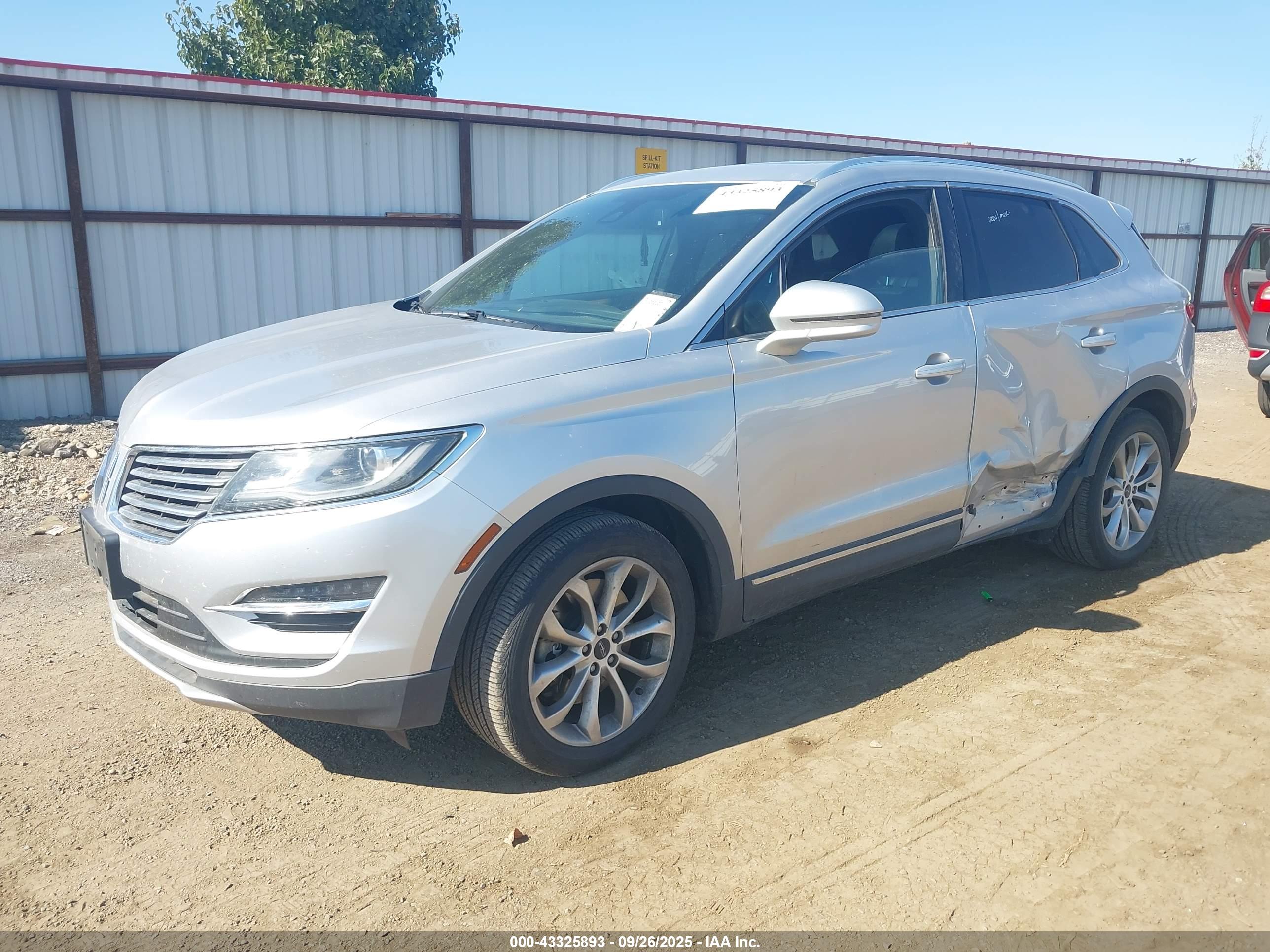 LINCOLN MKC image 2