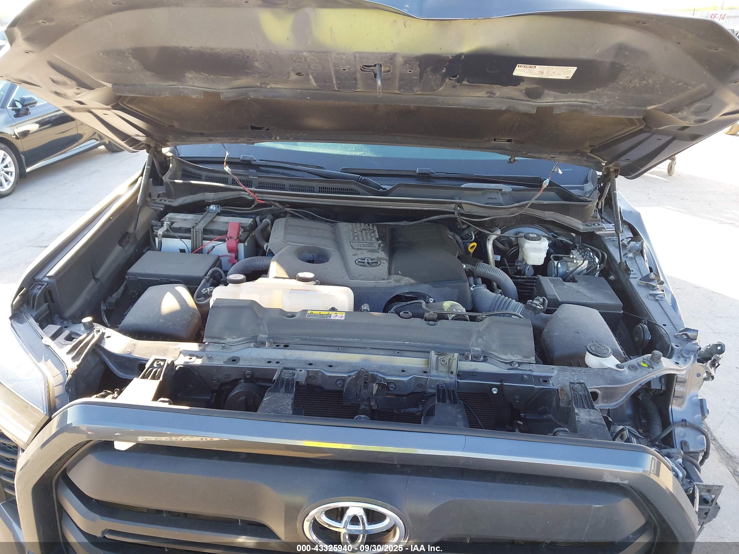 TOYOTA TUNDRA image 10