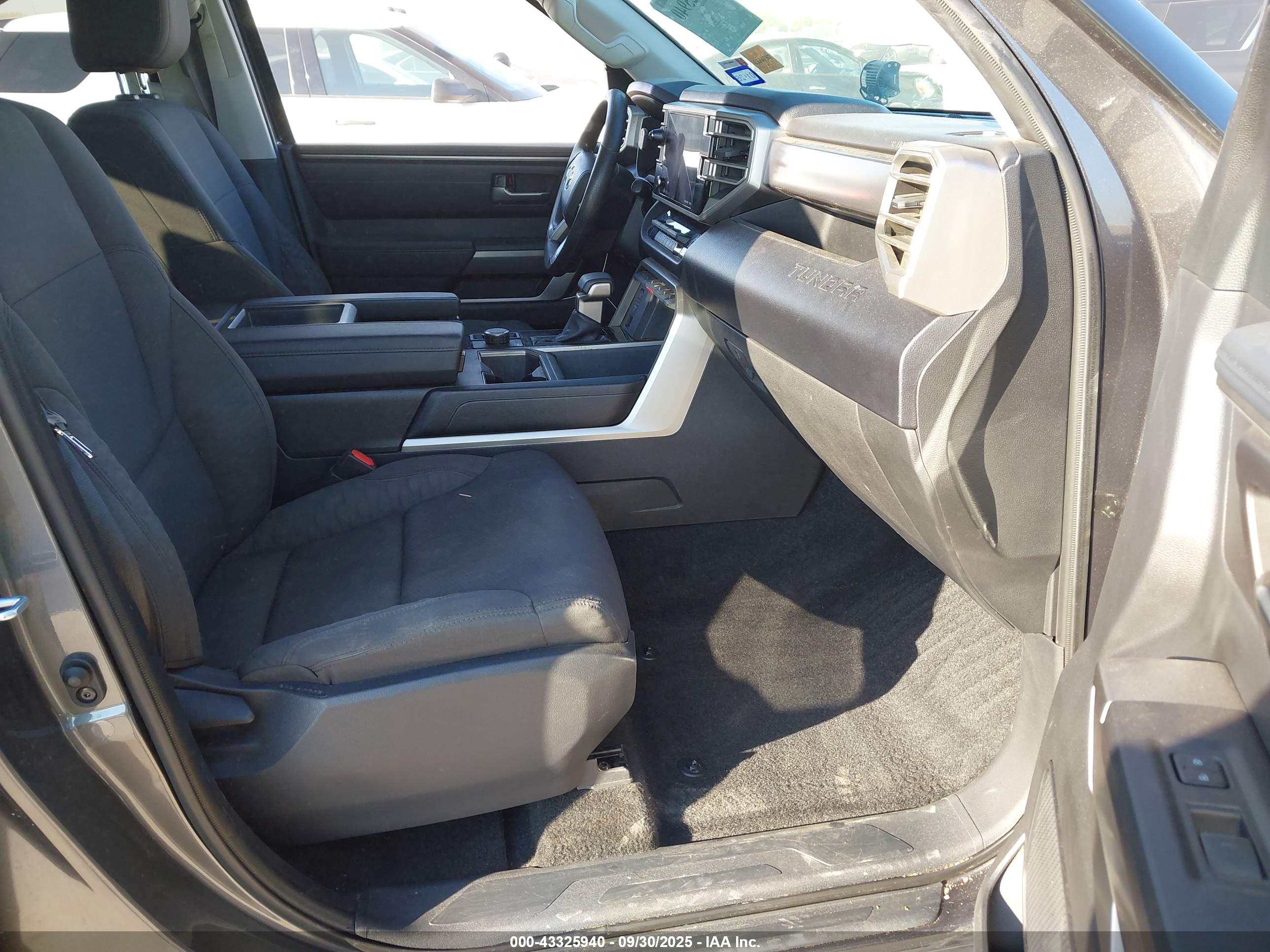 TOYOTA TUNDRA image 5