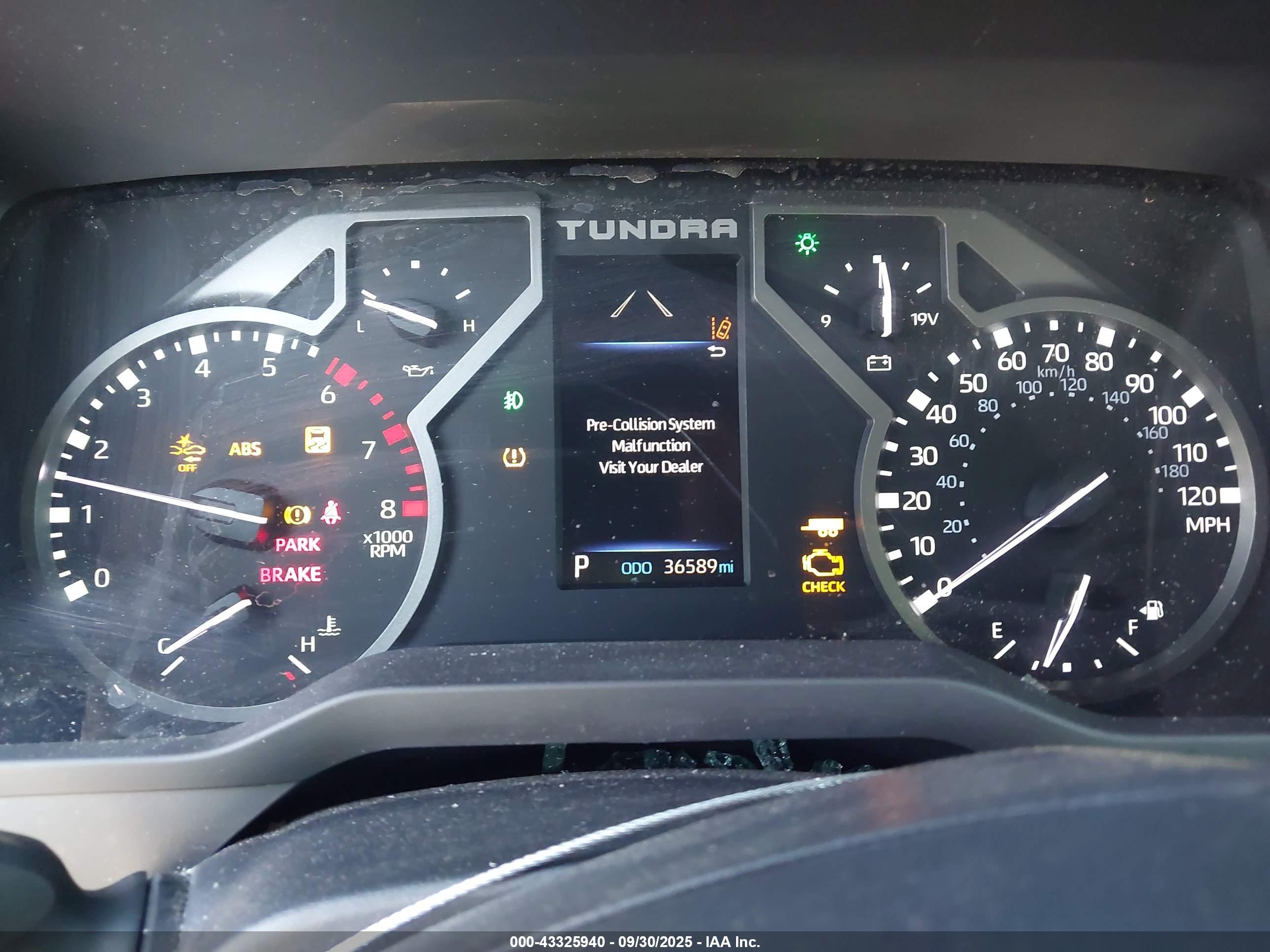 TOYOTA TUNDRA image 7