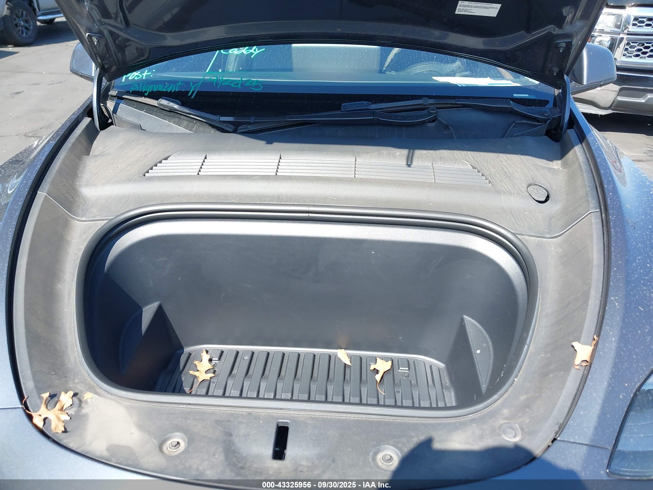 TESLA MODEL image 10