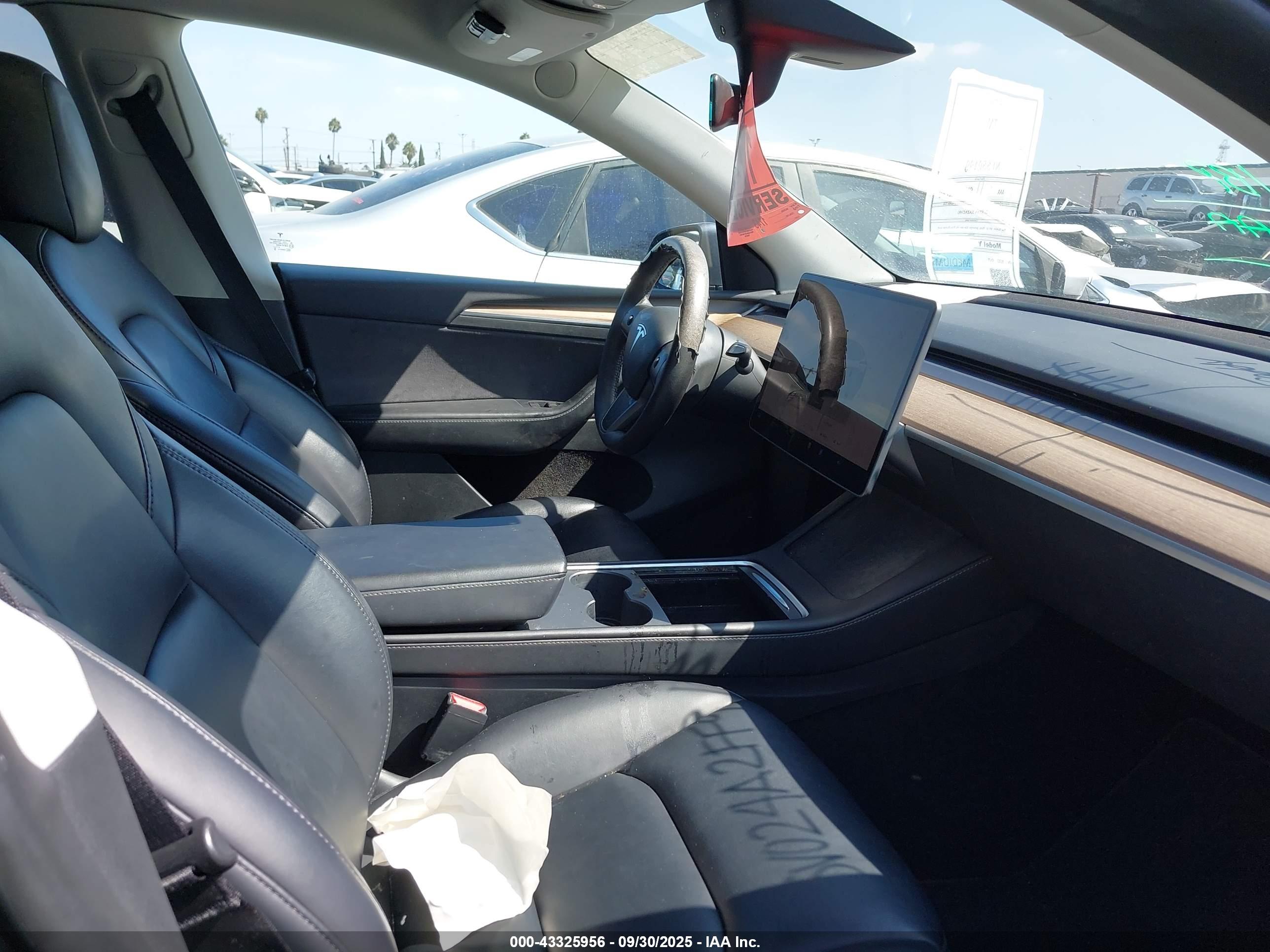 TESLA MODEL image 5