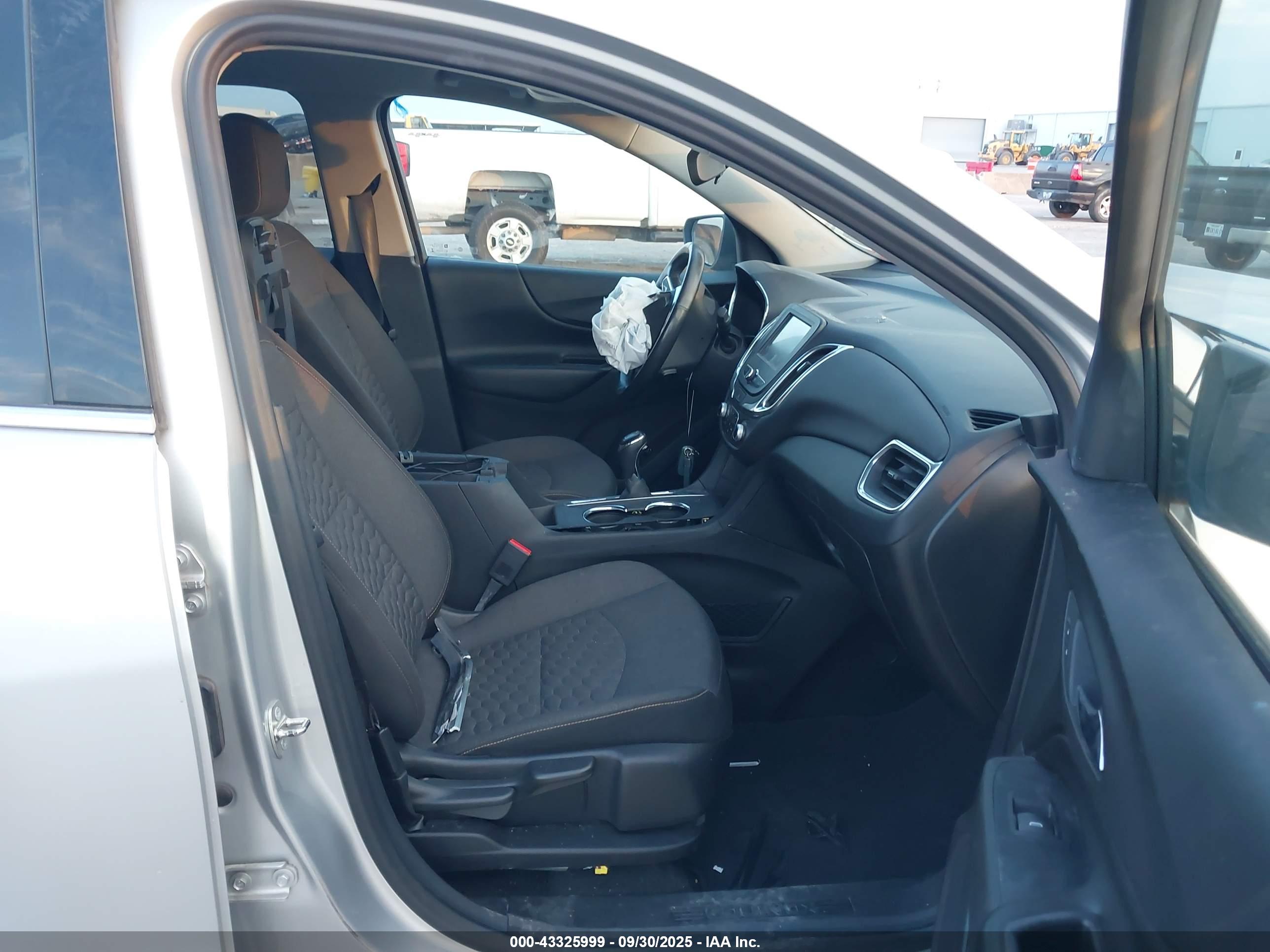 CHEVROLET EQUINOX image 5