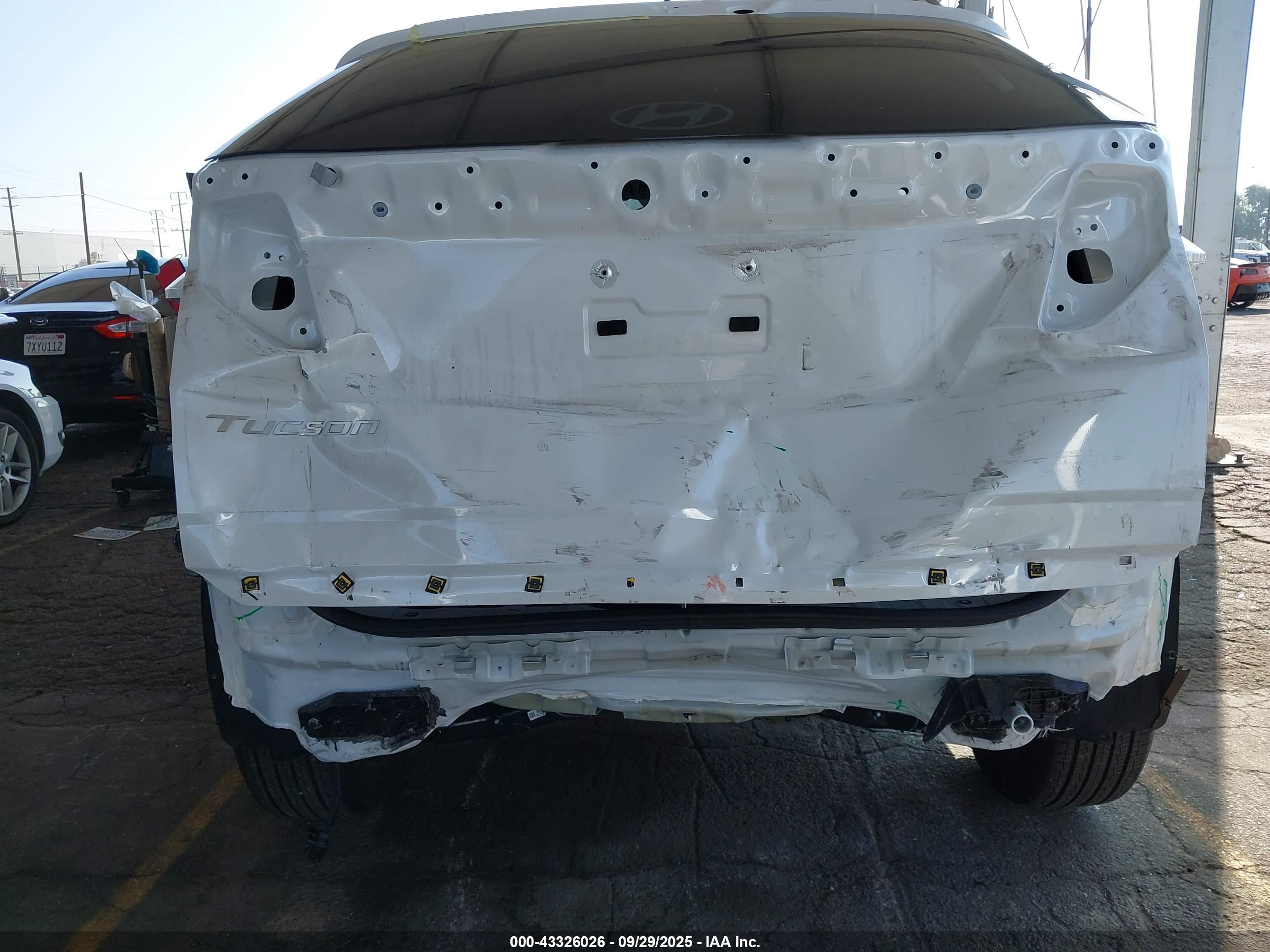 HYUNDAI TUCSON image 6