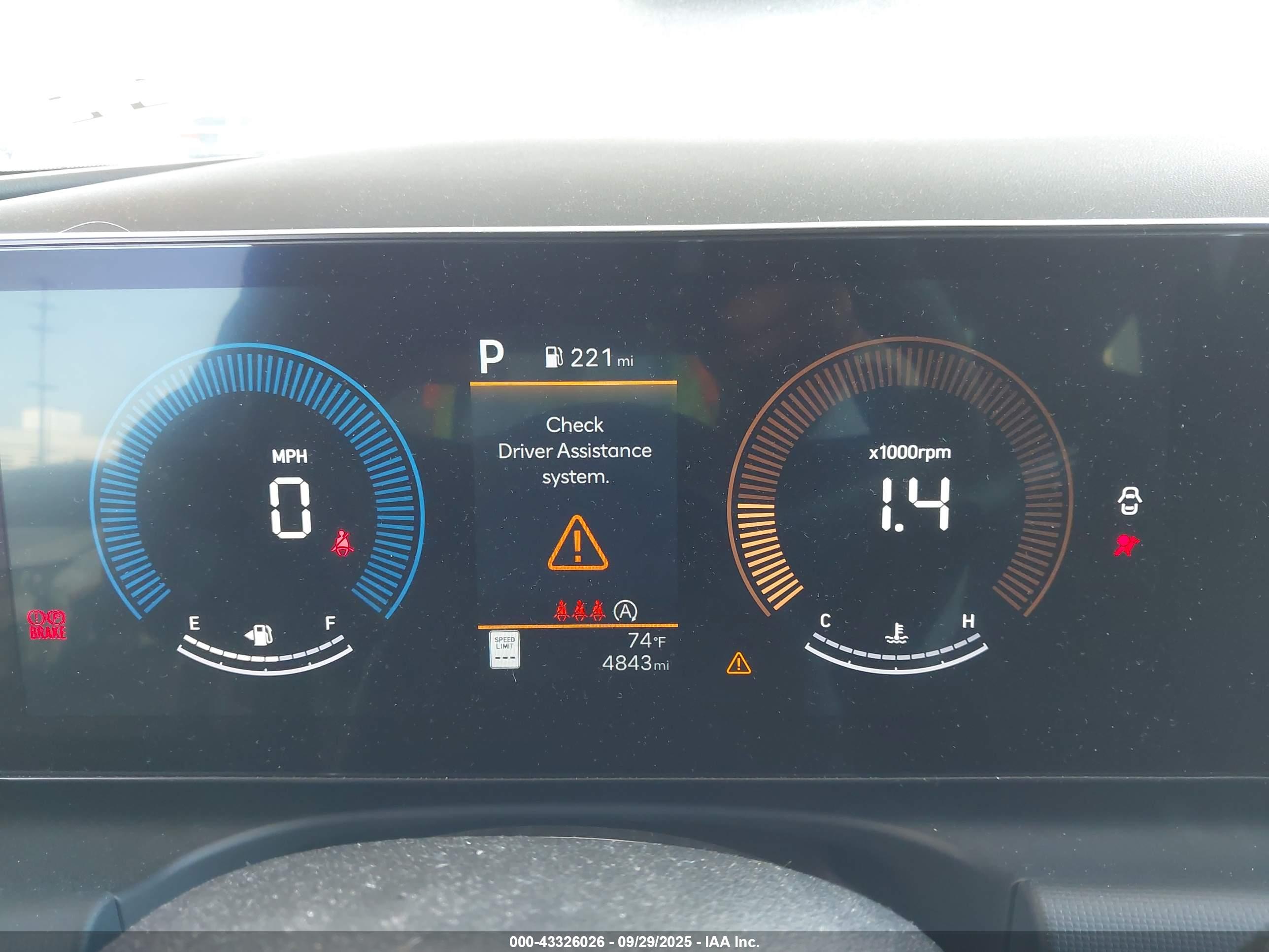 HYUNDAI TUCSON image 7
