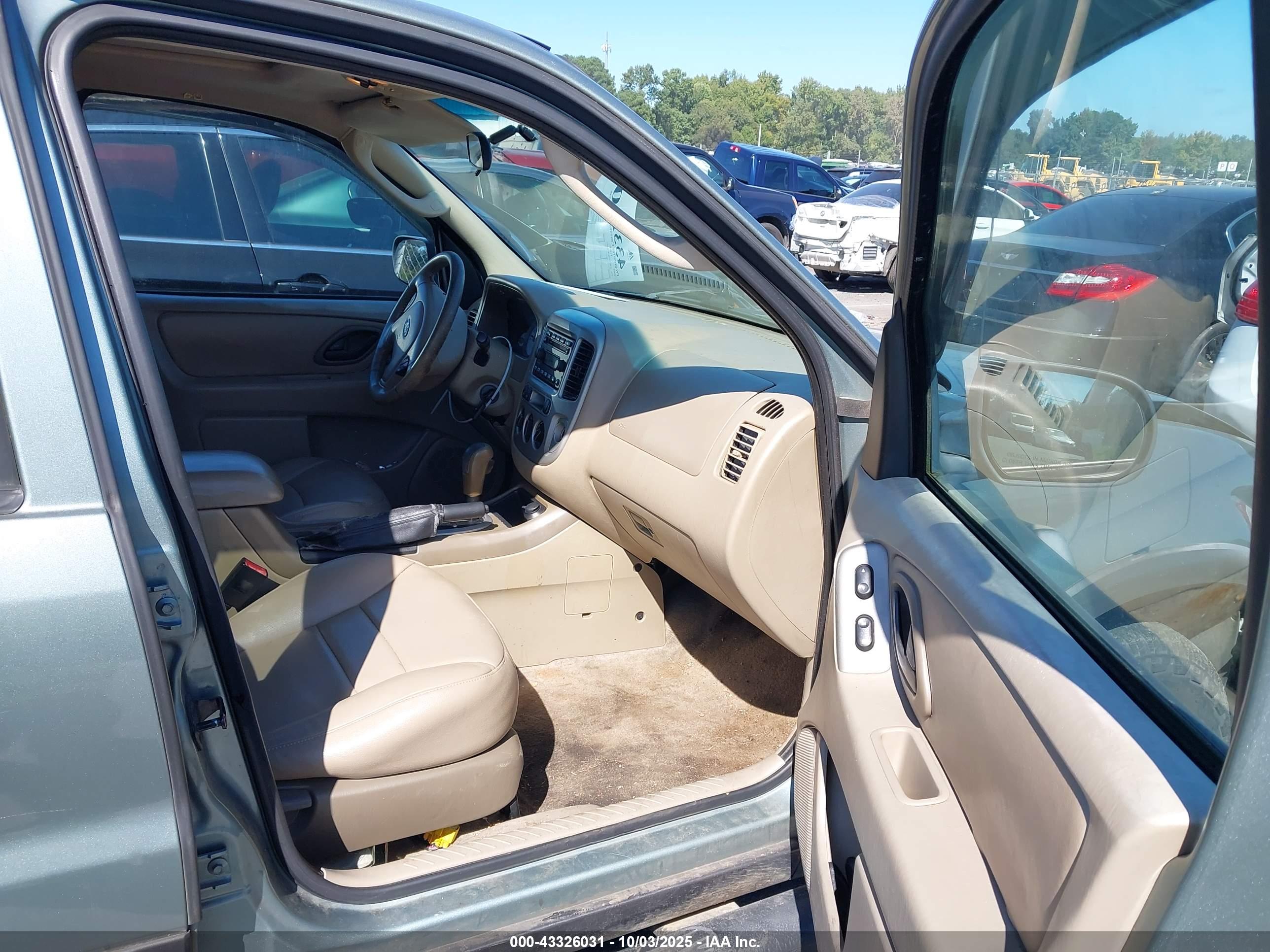 FORD ESCAPE image 5
