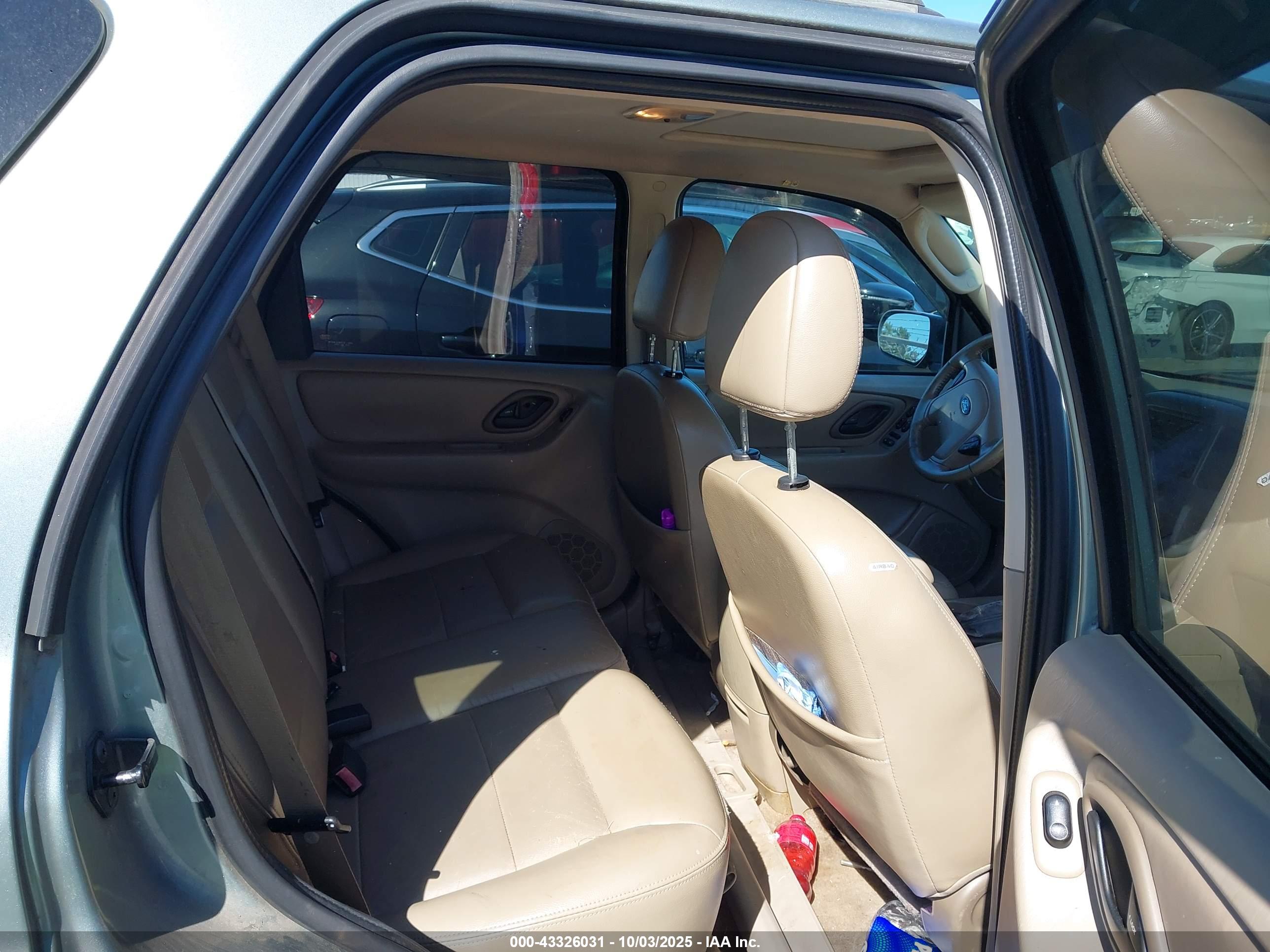FORD ESCAPE image 8